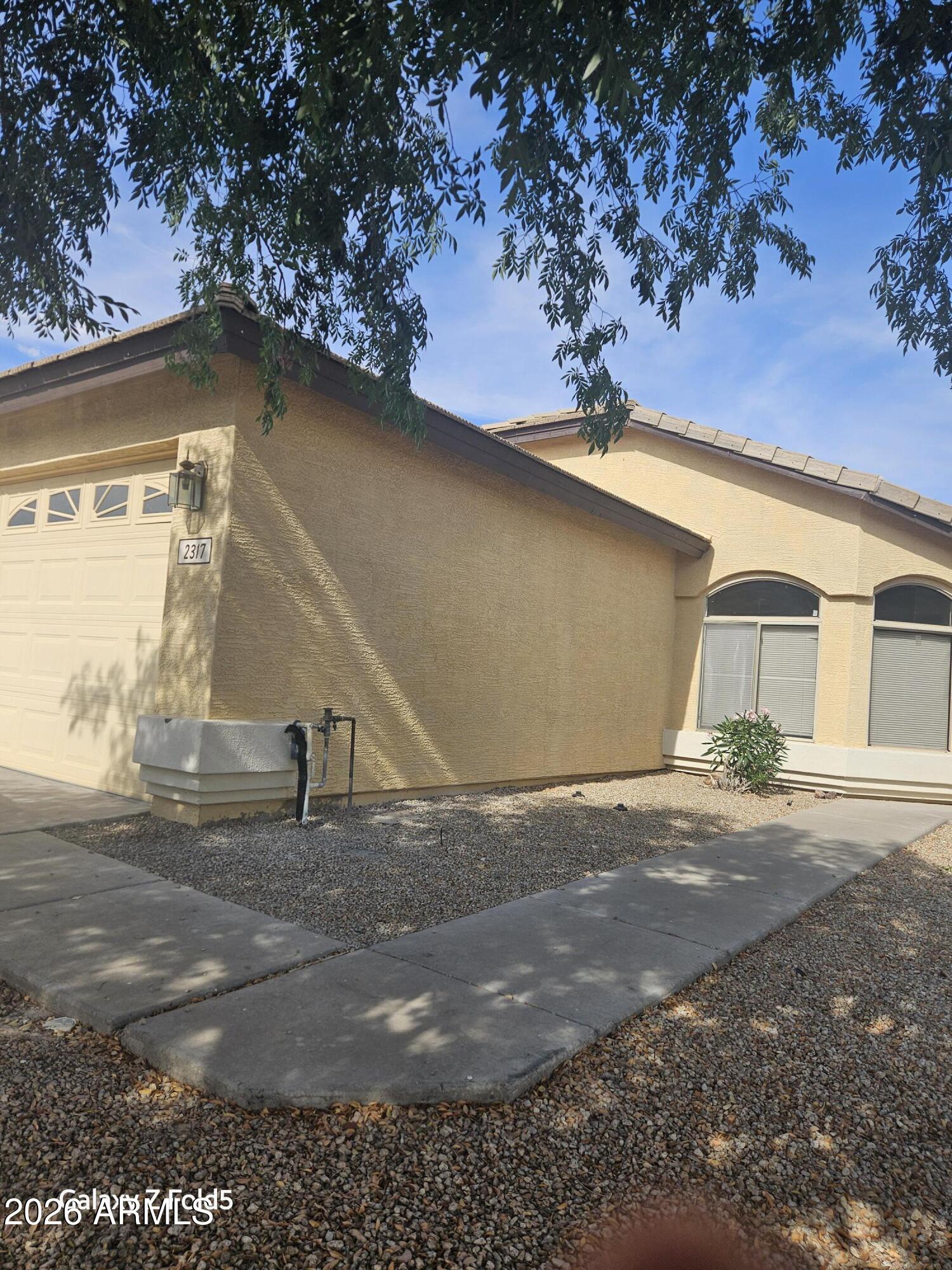 Welcome!! your Buyers will love it LAKE nearby and beautifully remodel. with multiple upgrades throughout the house. Excellent location near lakes, many points of interest, restaurants, shopping and easy access to HWY 101 & I-10