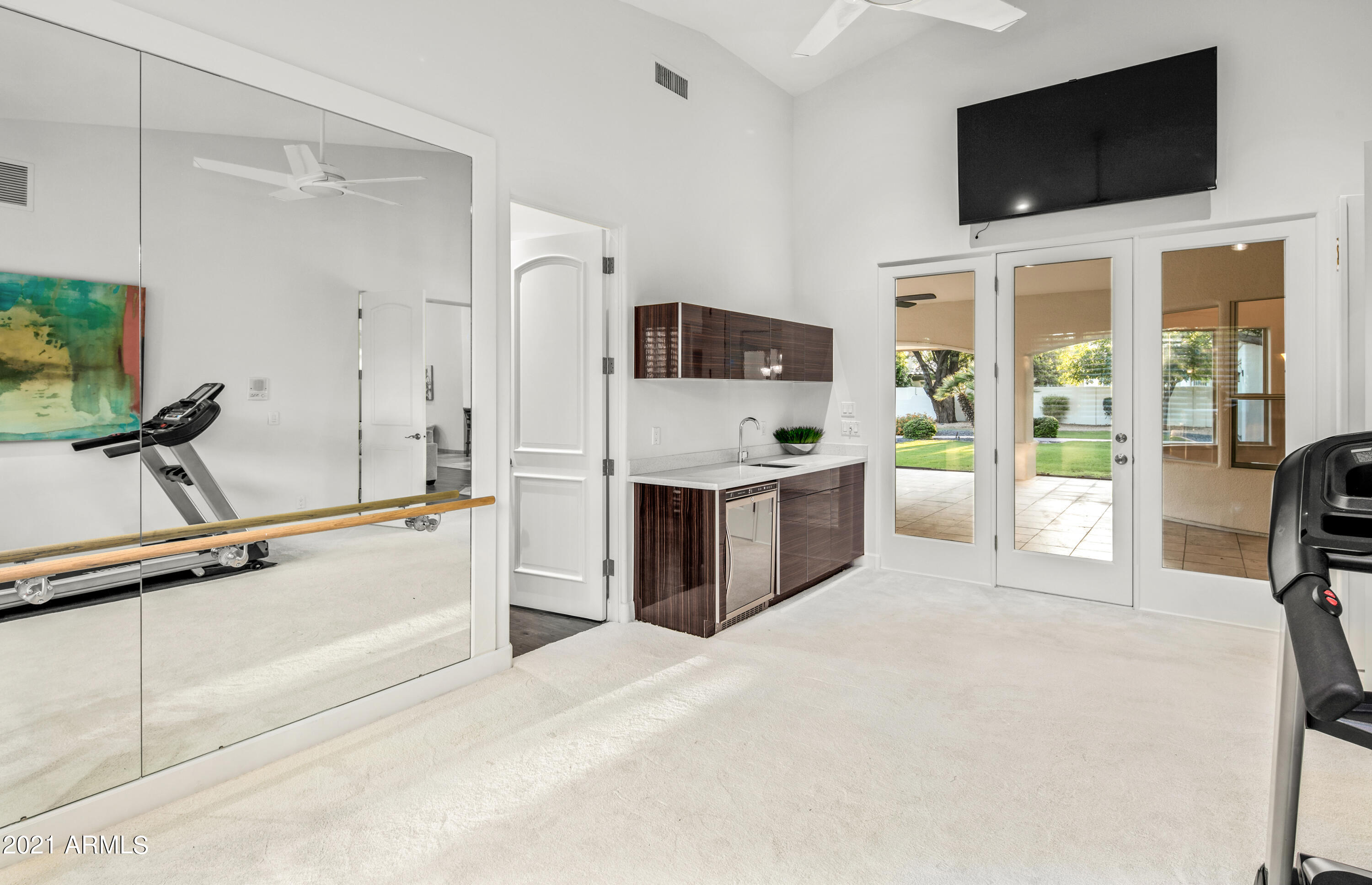 HUMMINGBIRD COURT - Residential