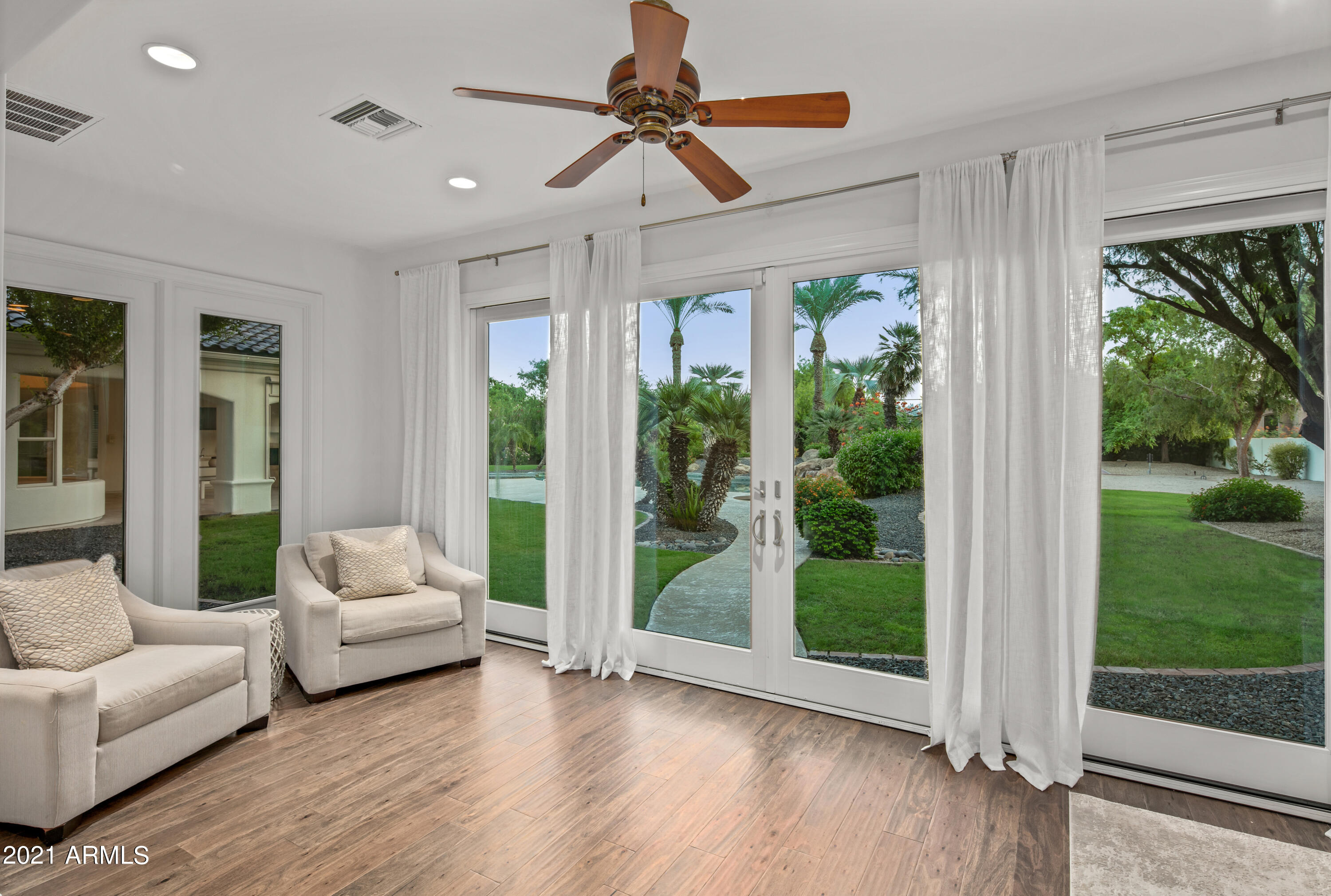HUMMINGBIRD COURT - Residential