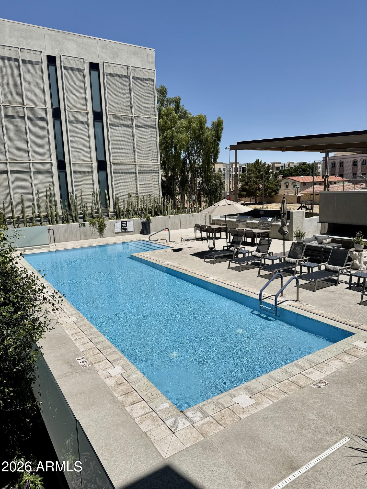 CONTOUR CONDOMINIUMS - Residential