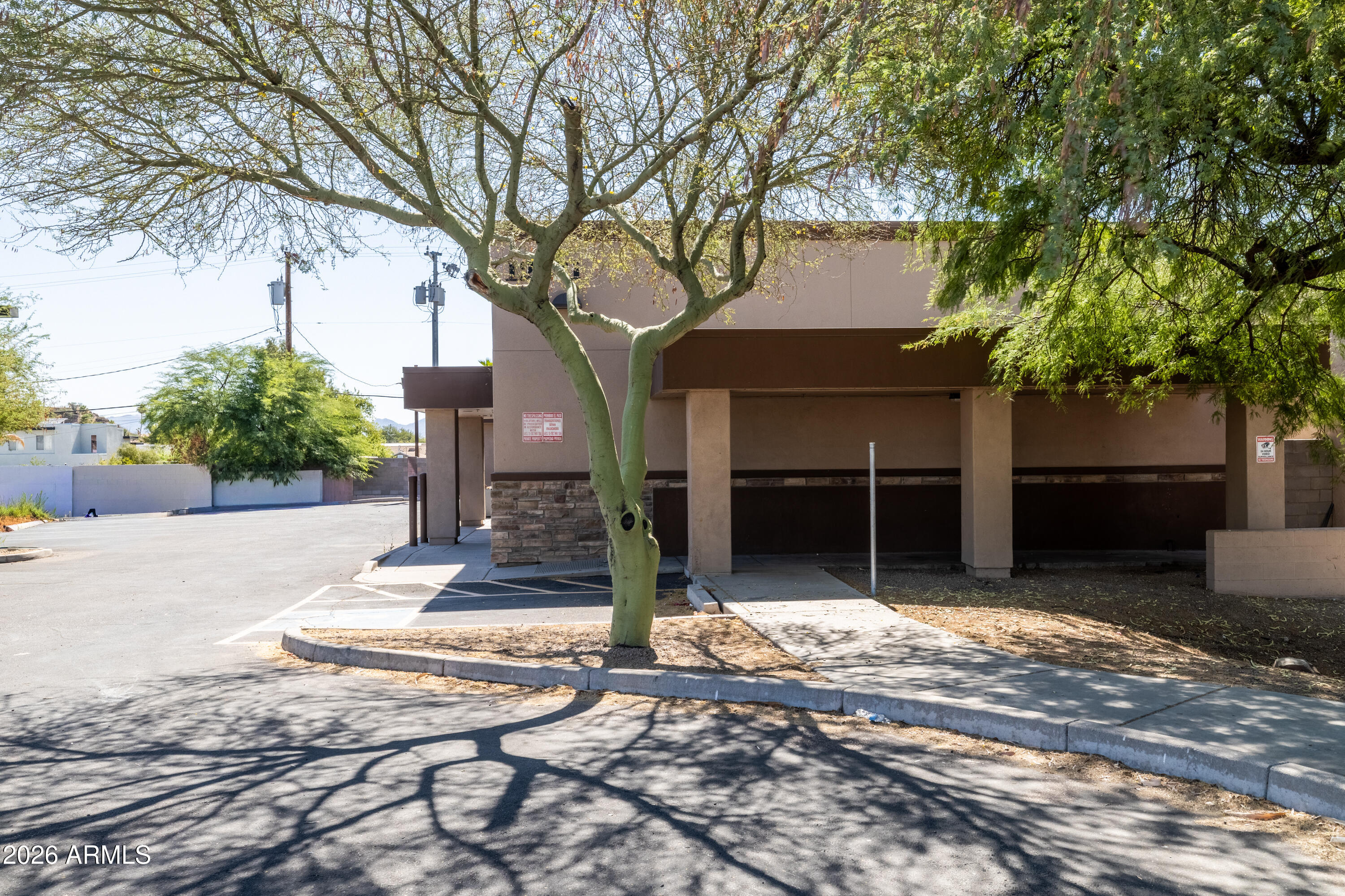 CACTUS GARDENS 4 - Commercial Sale