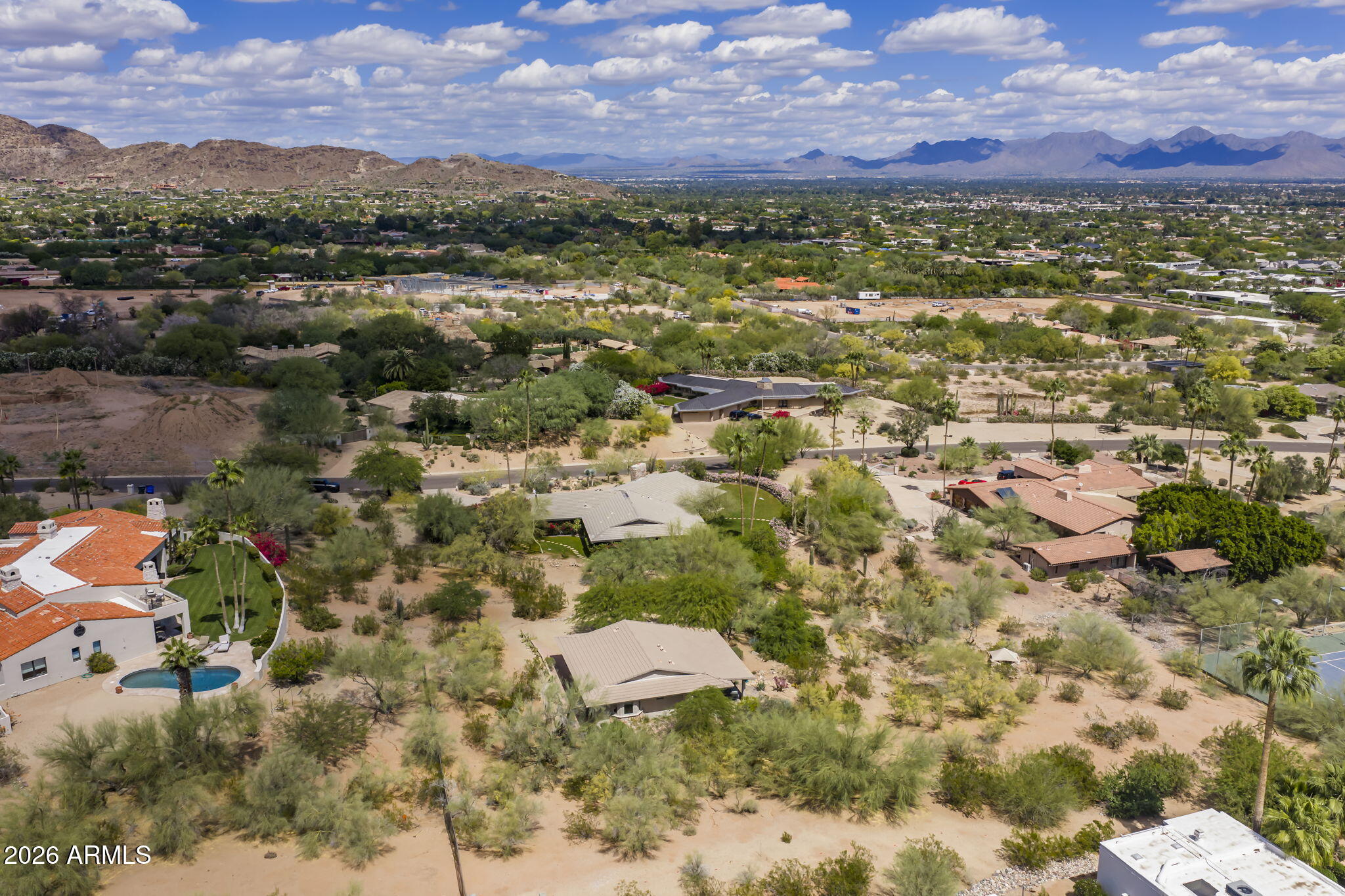 ROLLING HILLS - Residential