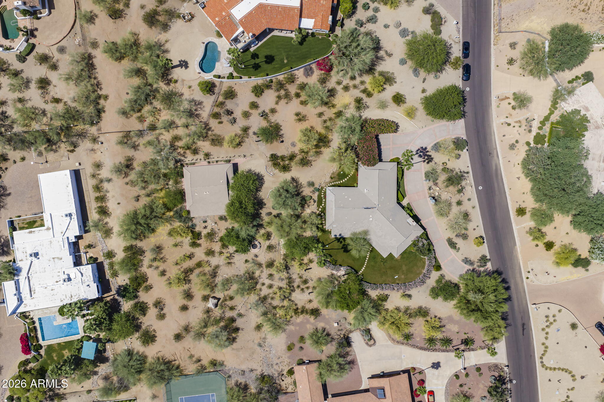 ROLLING HILLS - Residential