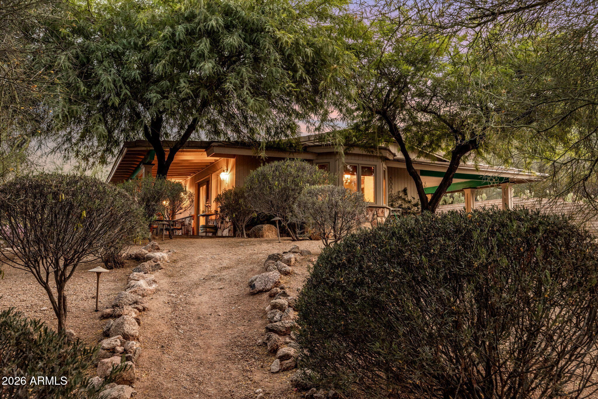 ROLLING HILLS - Residential