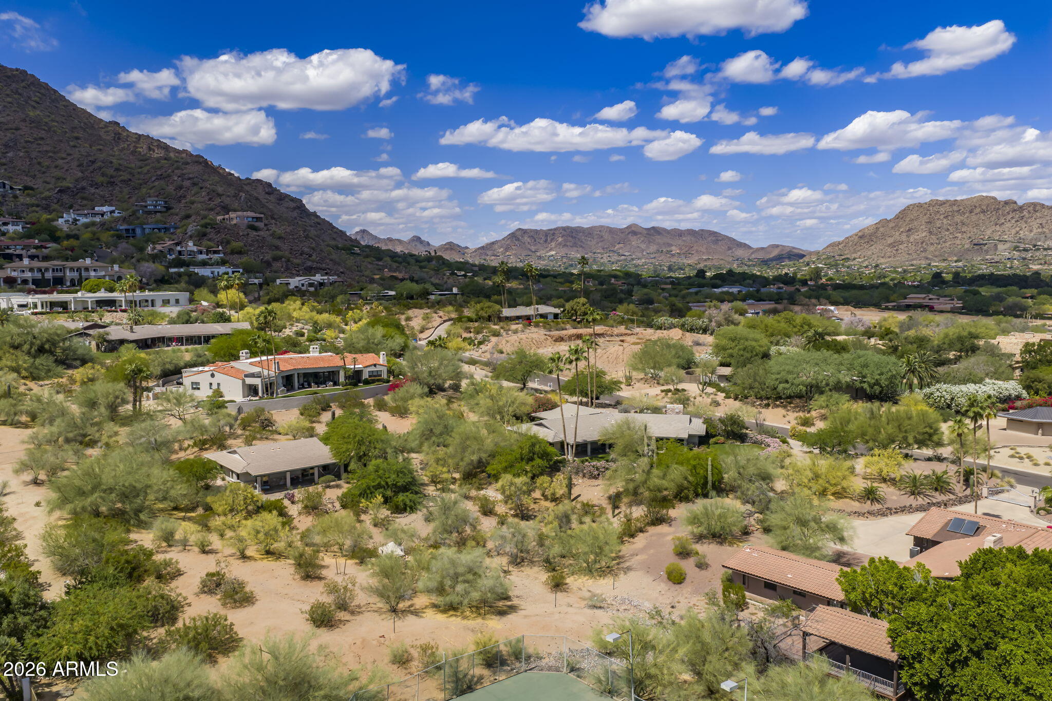 ROLLING HILLS - Residential