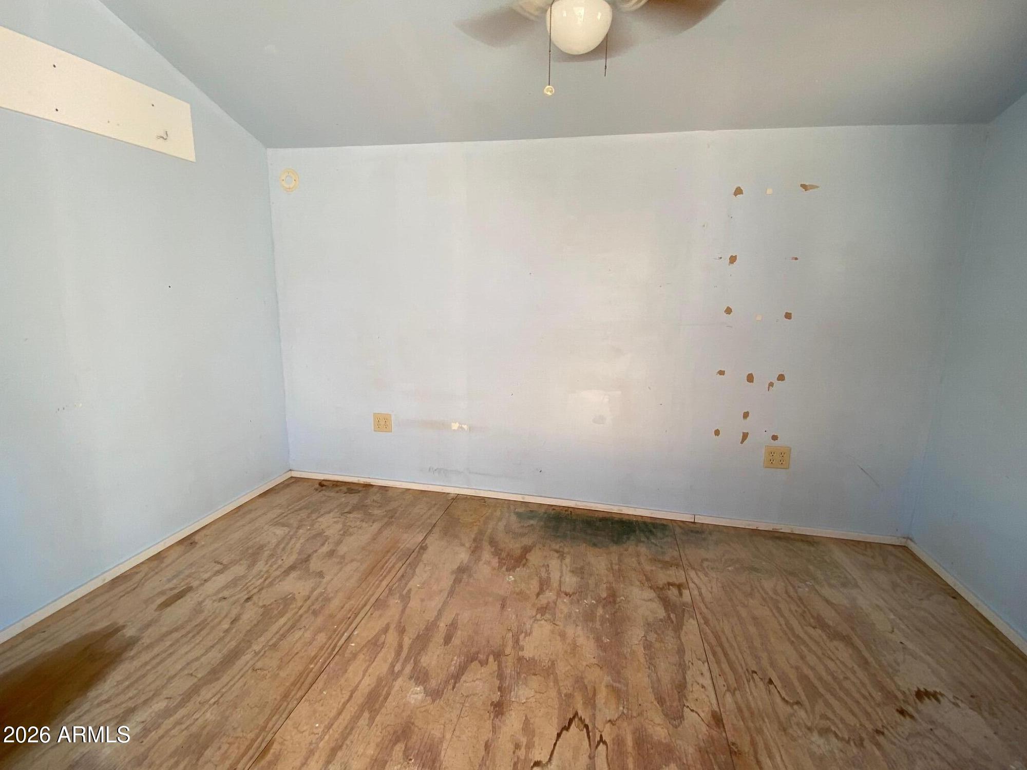 SUNCREST VILLAS EAST UNIT 2 - Residential Lease