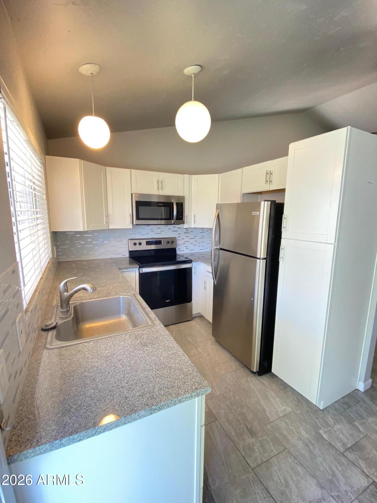 SUNCREST VILLAS EAST UNIT 2 - Residential Lease