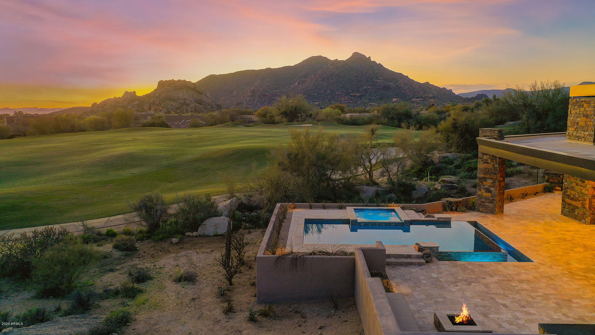 BOULDERS - Residential