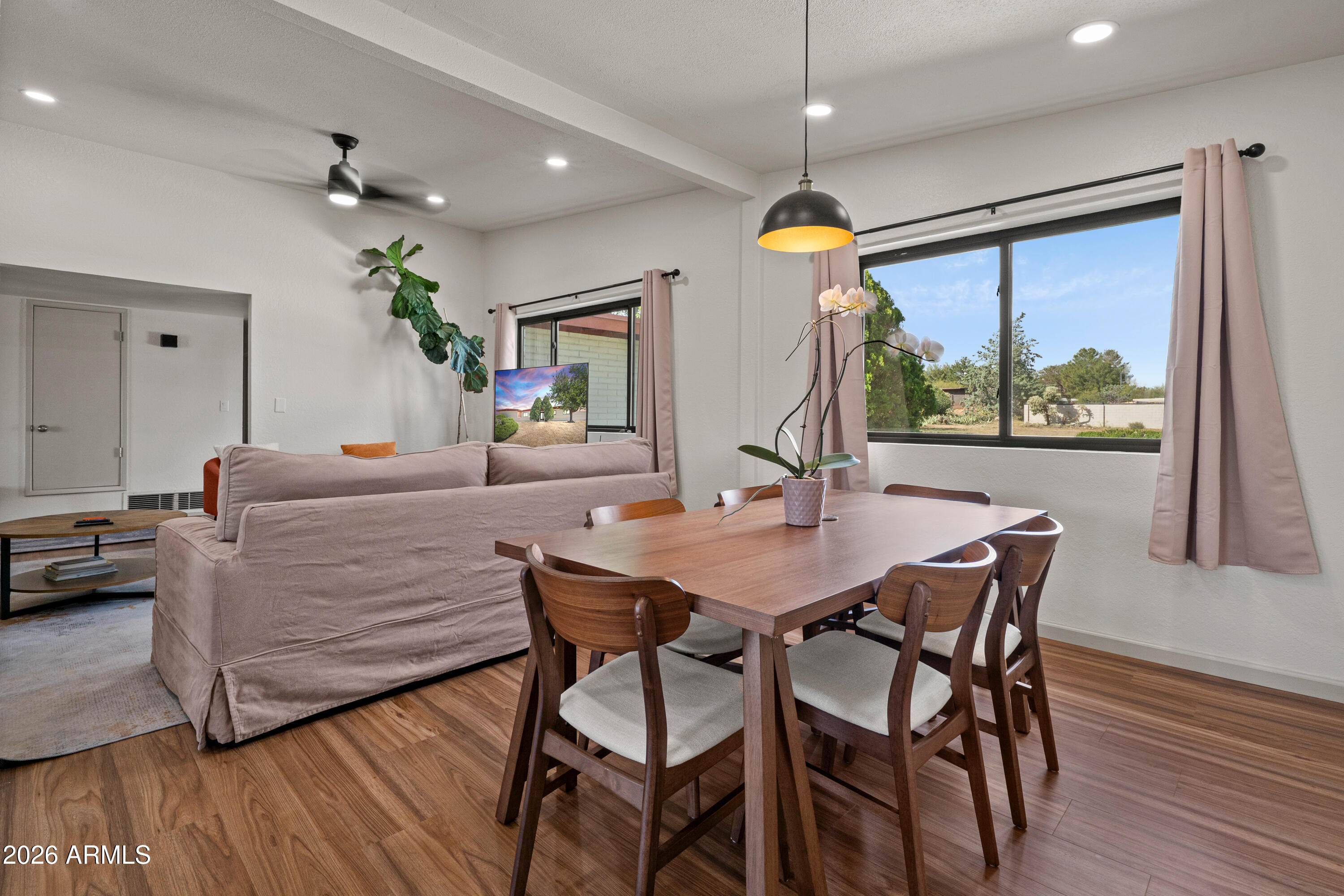 TOWN & COUNTRY ESTATES 4 - Residential