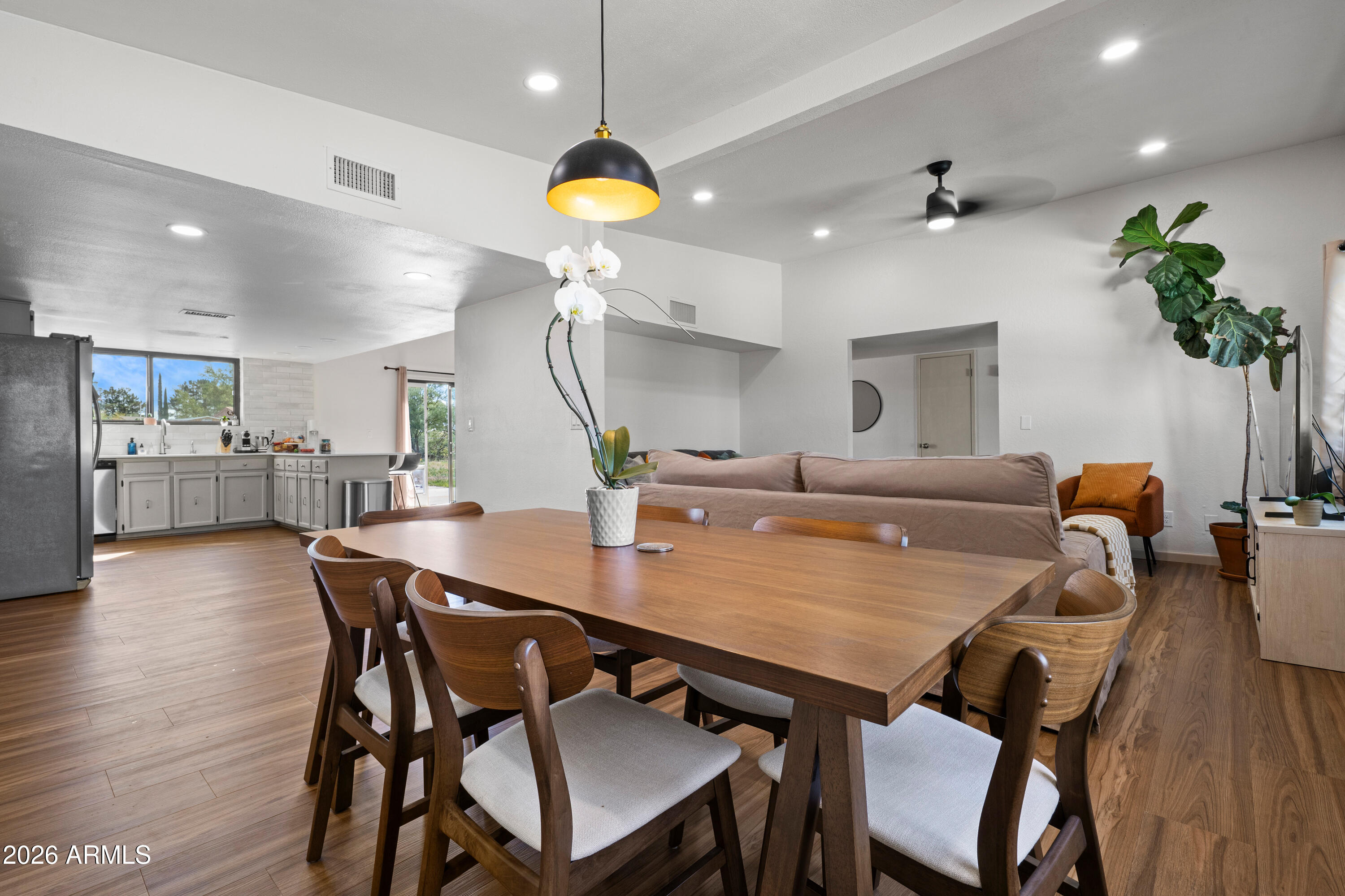 TOWN & COUNTRY ESTATES 4 - Residential