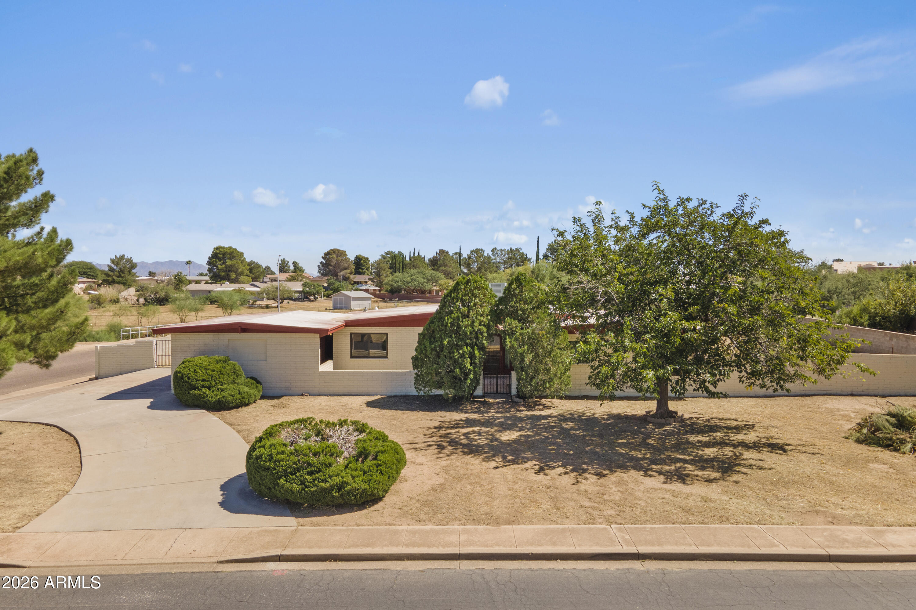TOWN & COUNTRY ESTATES 4 - Residential