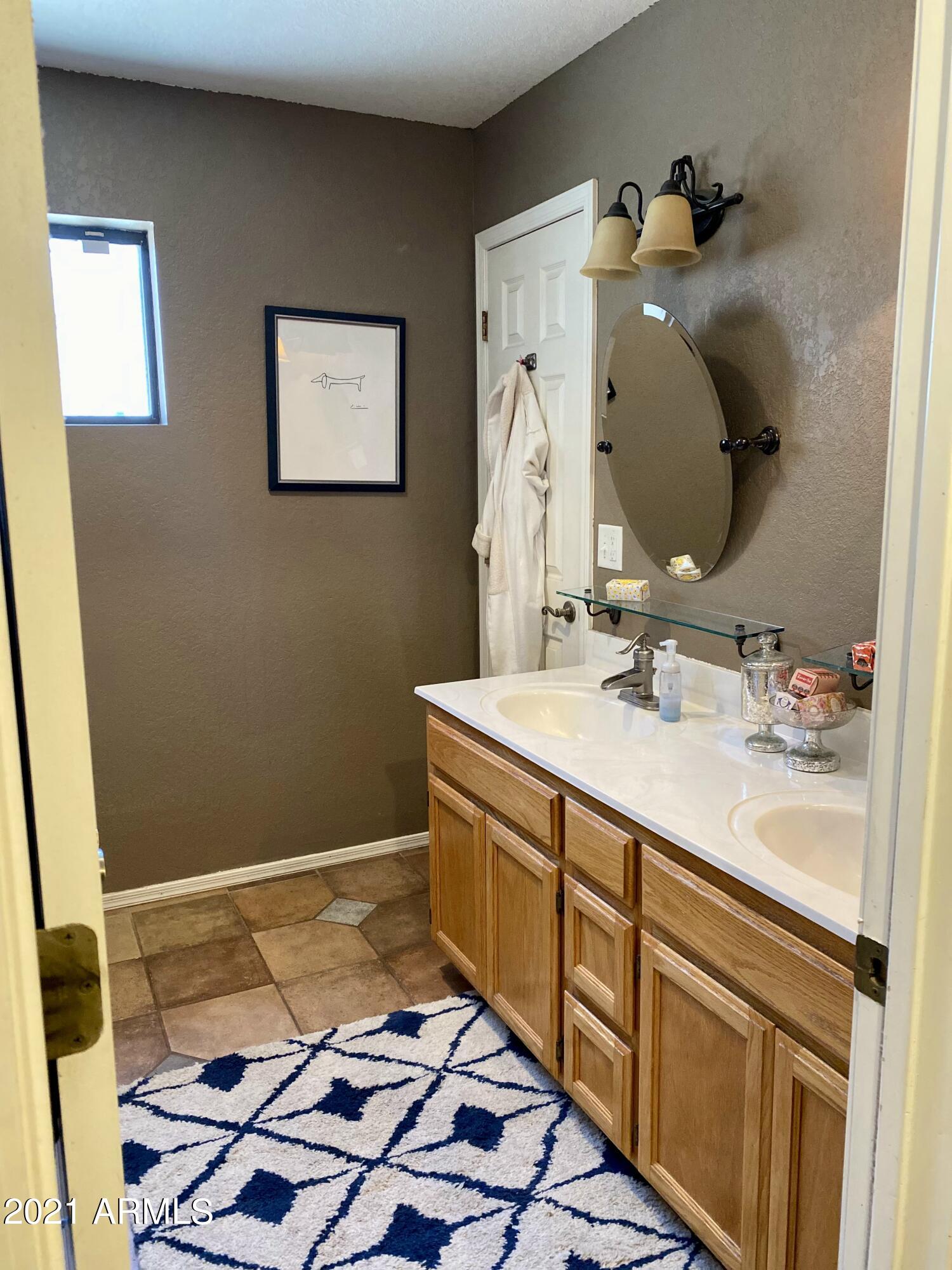 MOUNTAIN SHADOWS PHASE C - Residential