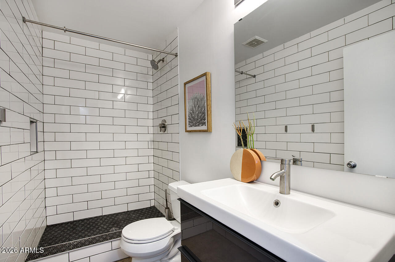 GRANDVIEW GARDEN CONDOMINIUM - Residential