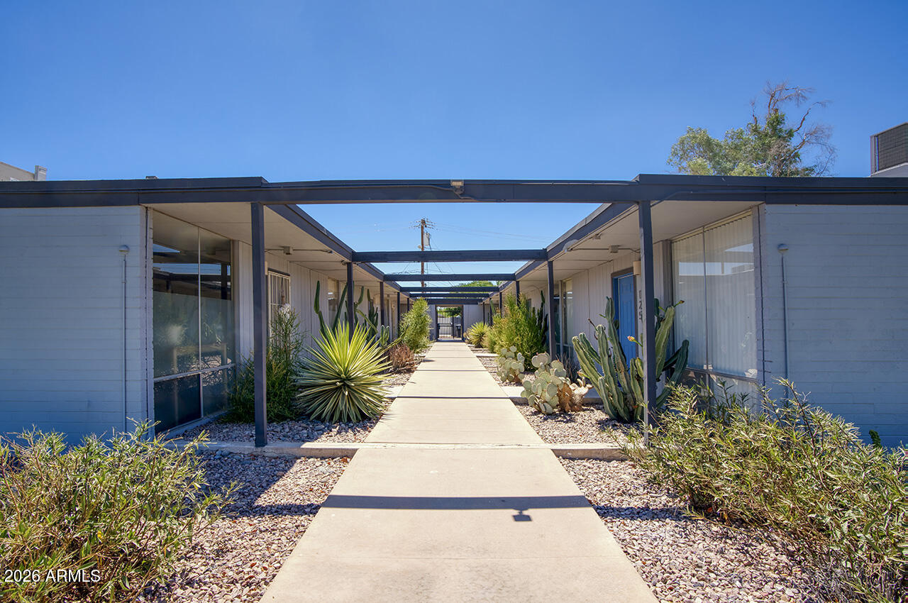 GRANDVIEW GARDEN CONDOMINIUM - Residential