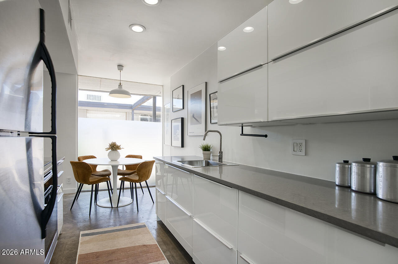 GRANDVIEW GARDEN CONDOMINIUM - Residential