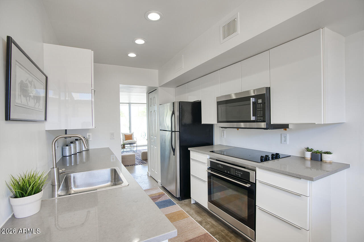 GRANDVIEW GARDEN CONDOMINIUM - Residential