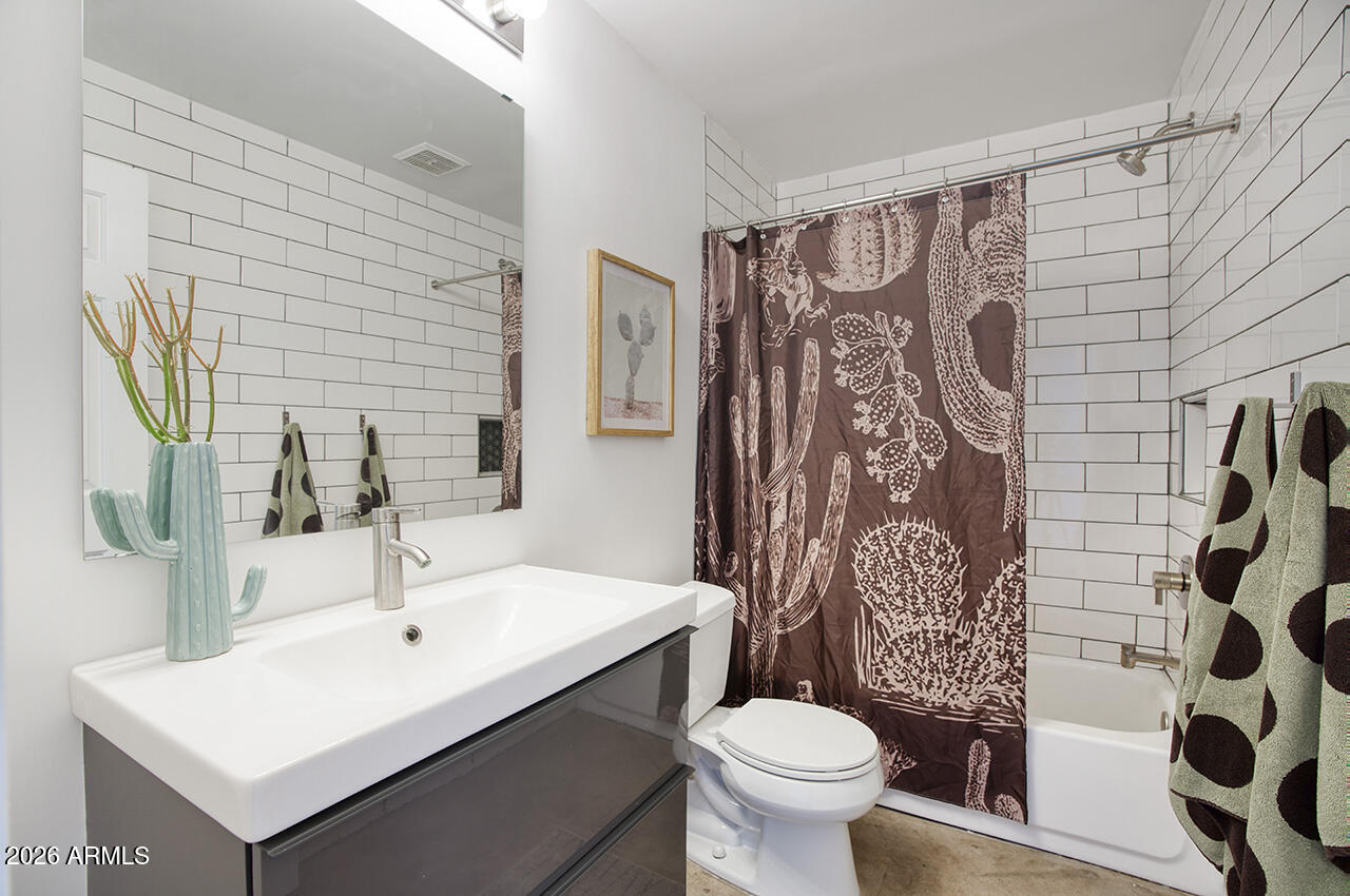 GRANDVIEW GARDEN CONDOMINIUM - Residential