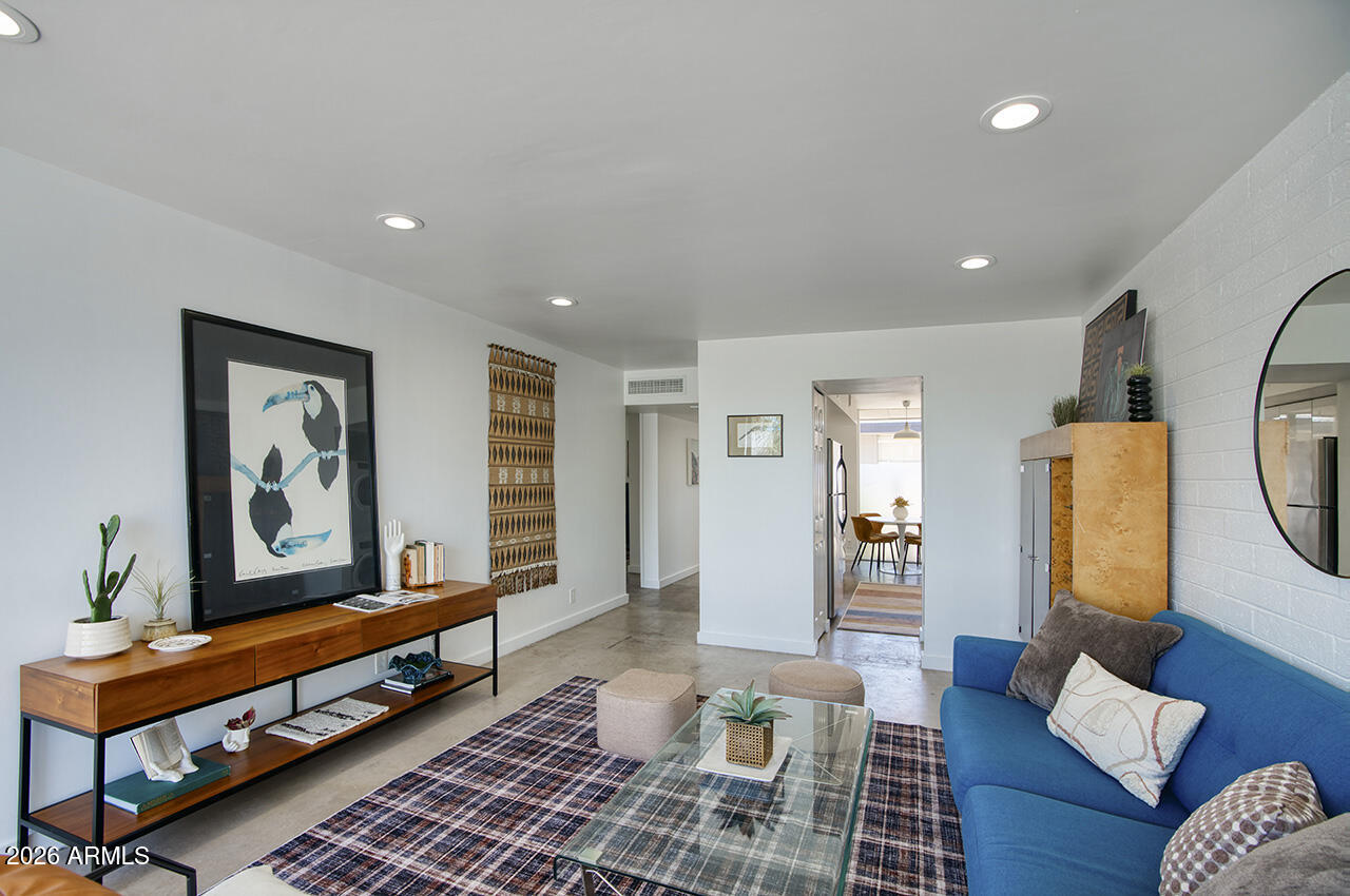 GRANDVIEW GARDEN CONDOMINIUM - Residential