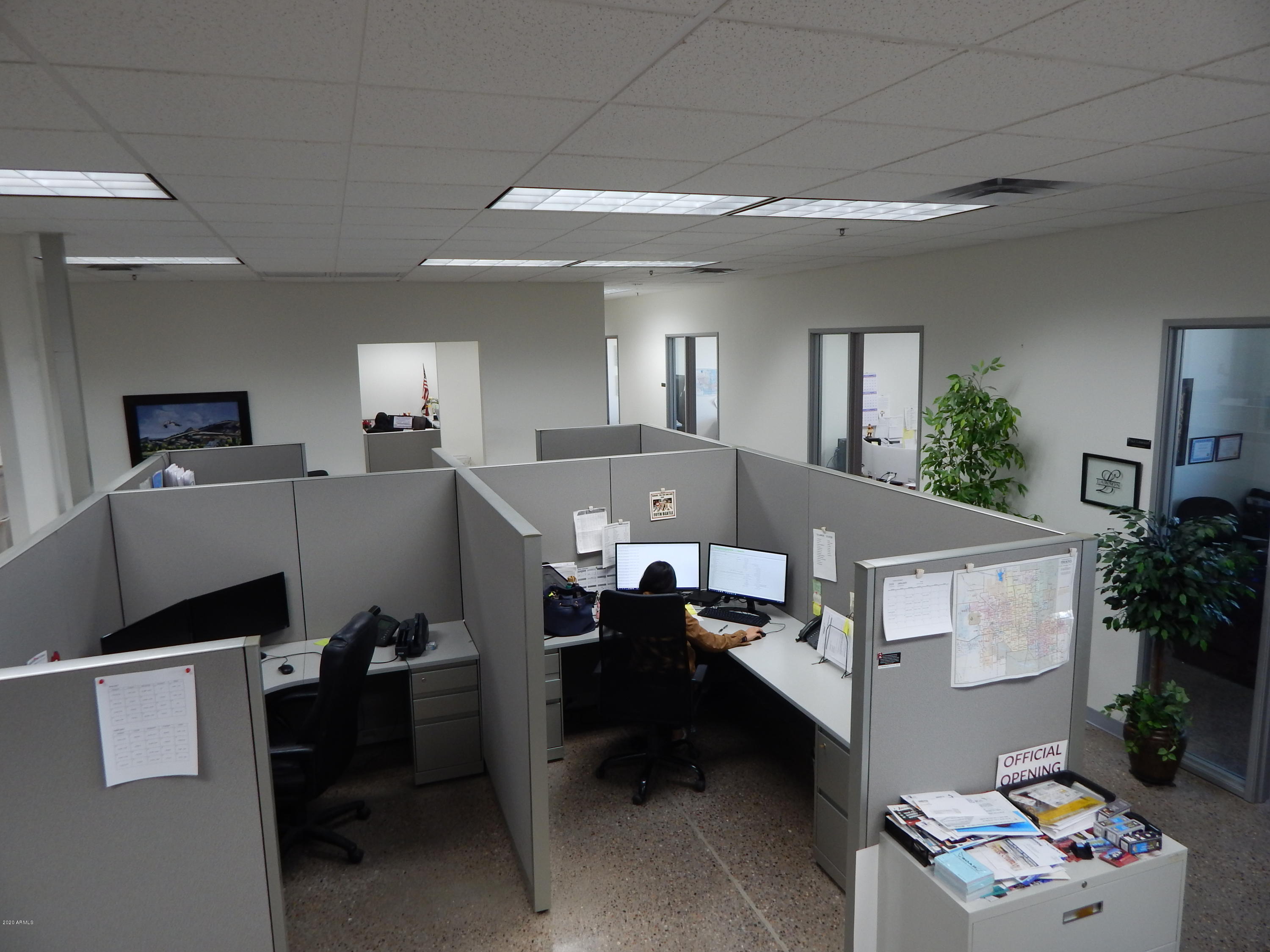 FALCON COMMERCE PARK - Commercial Sale