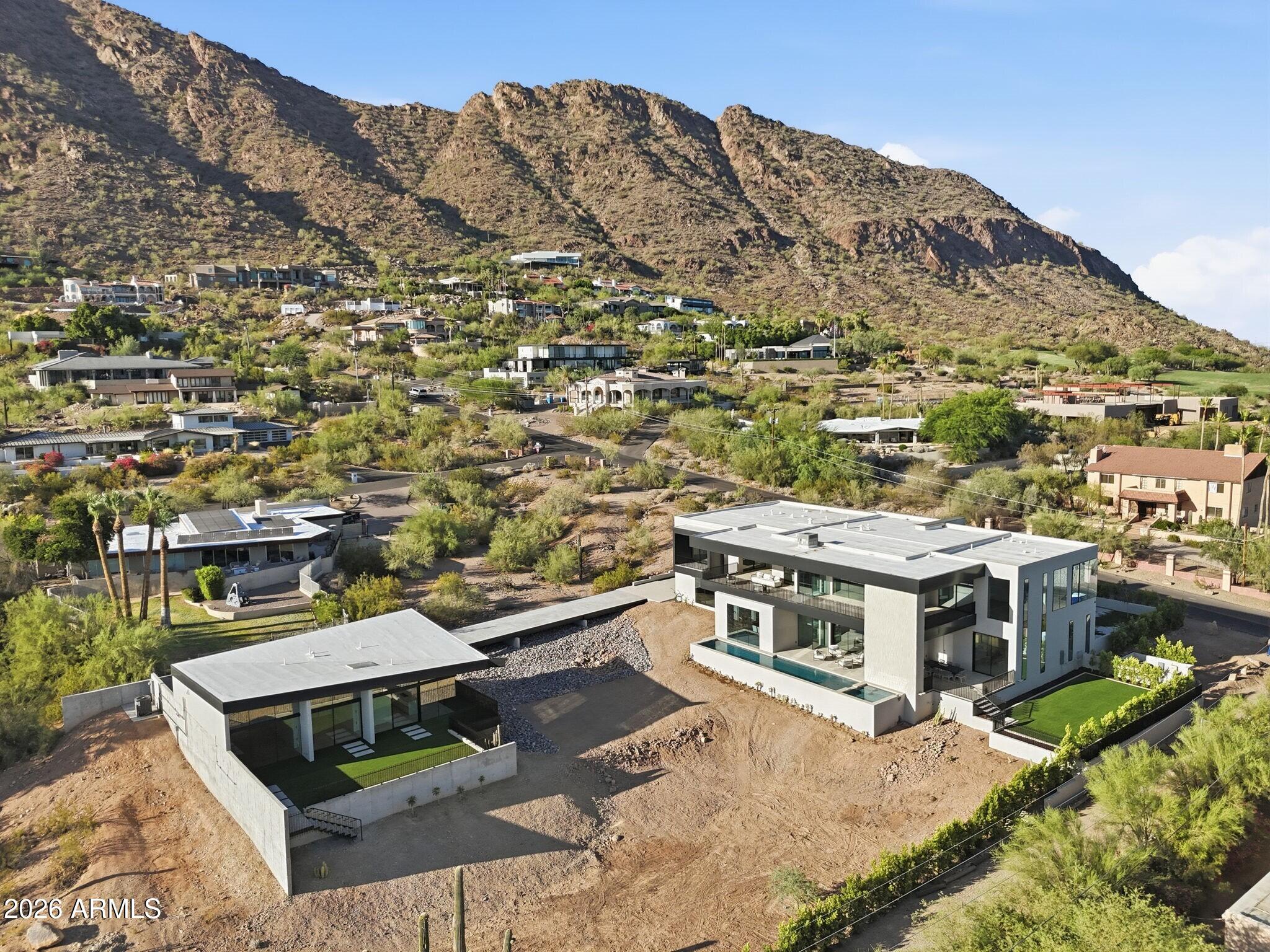 HIGHLANDS - Residential
