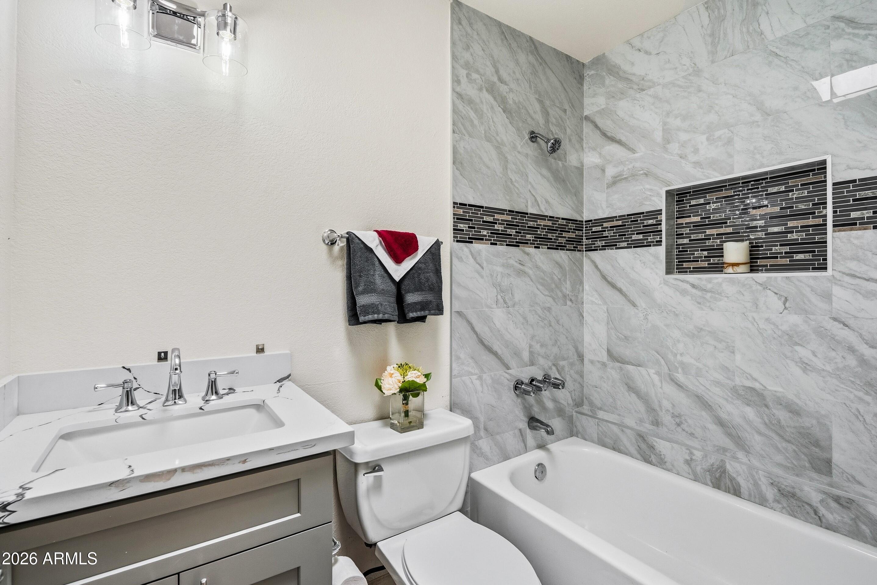 POINTE TAPATIO 6 - Residential
