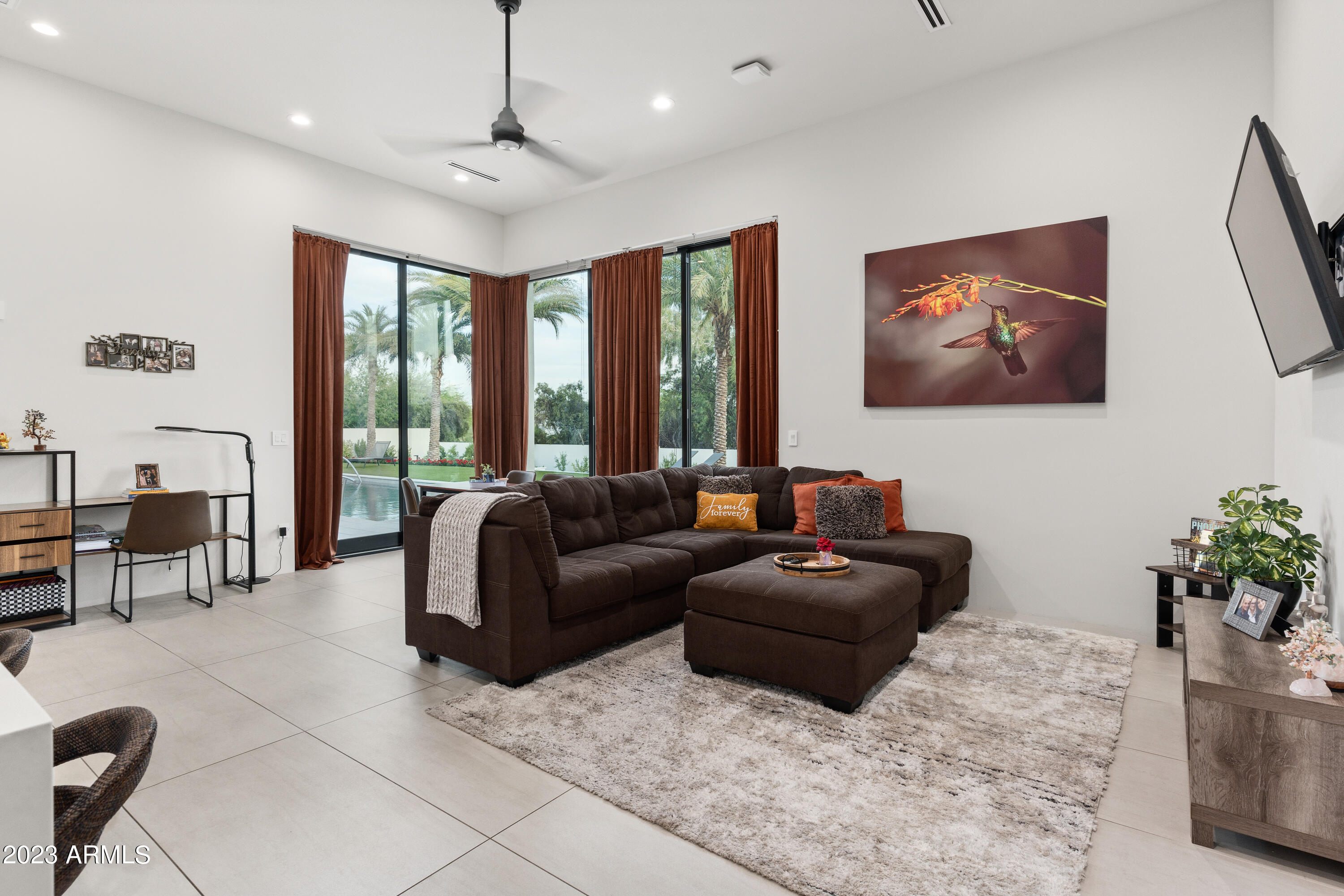 Mirada Los Arcos - Residential
