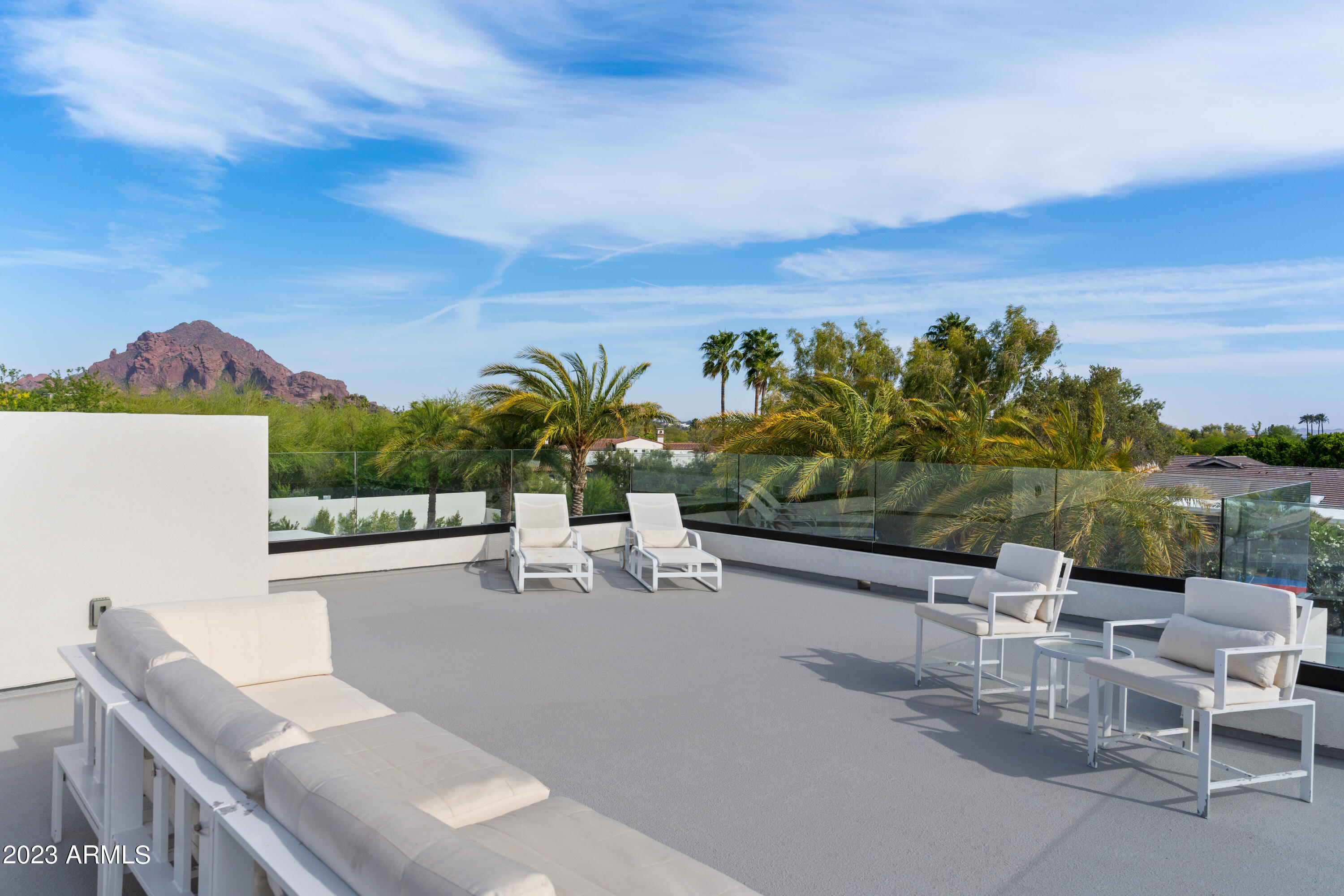 Mirada Los Arcos - Residential