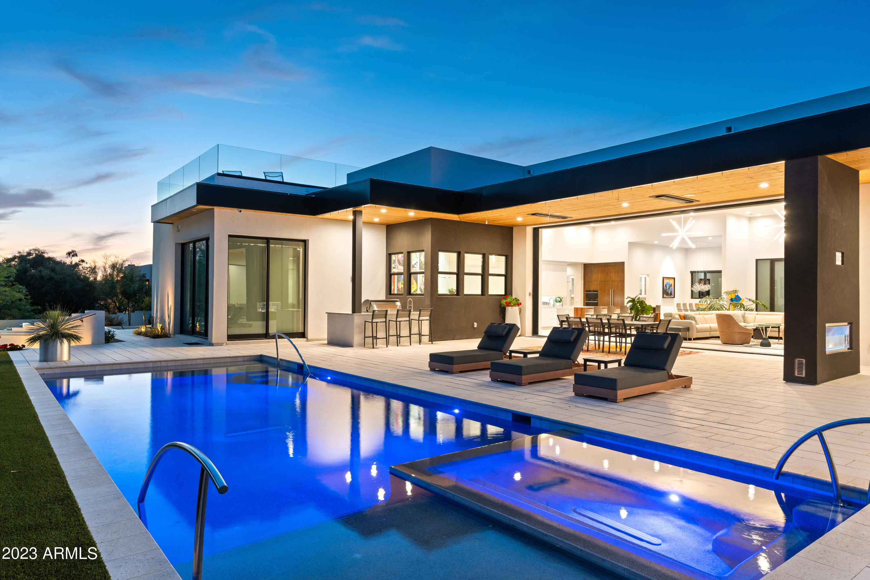 Mirada Los Arcos - Residential
