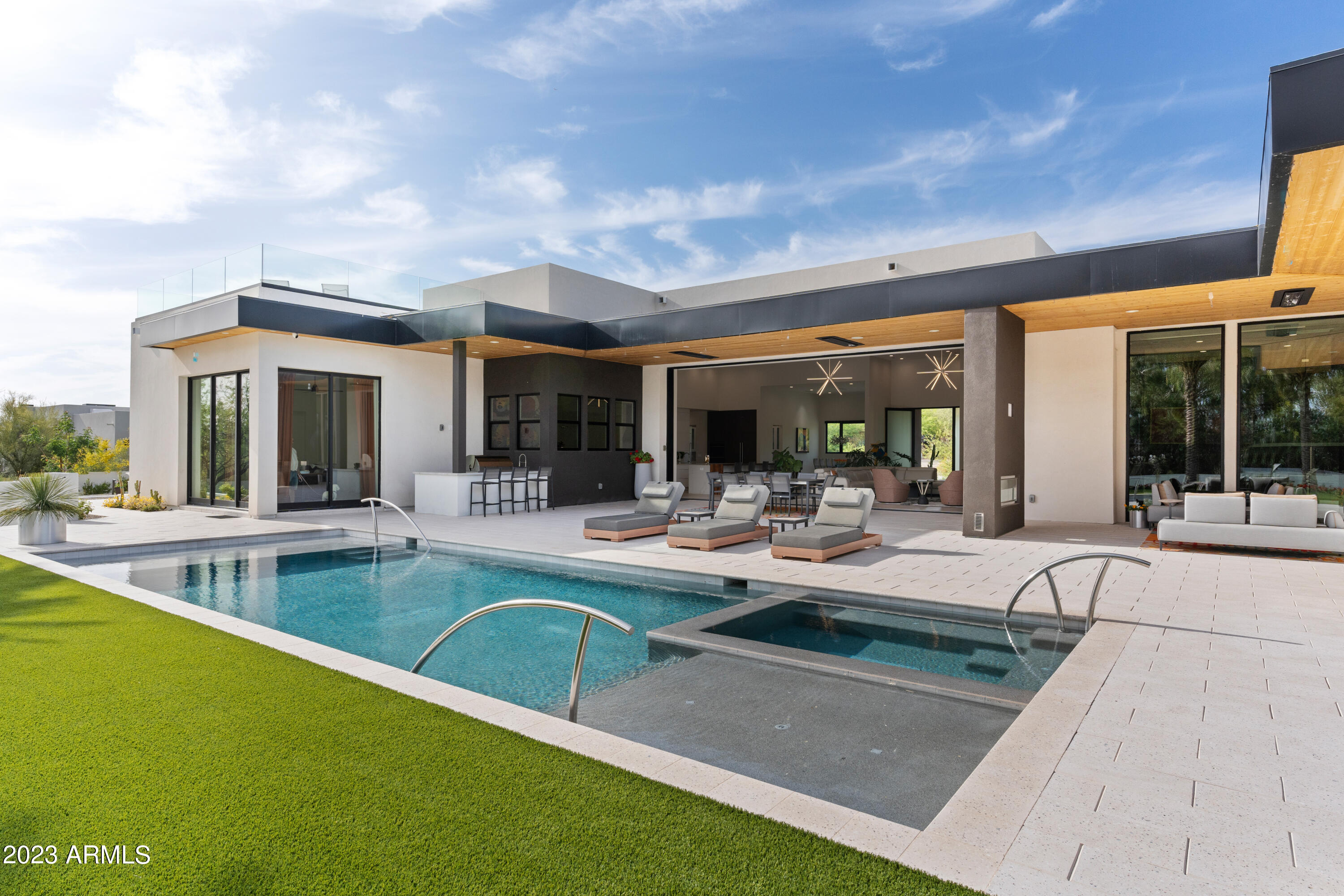 Mirada Los Arcos - Residential