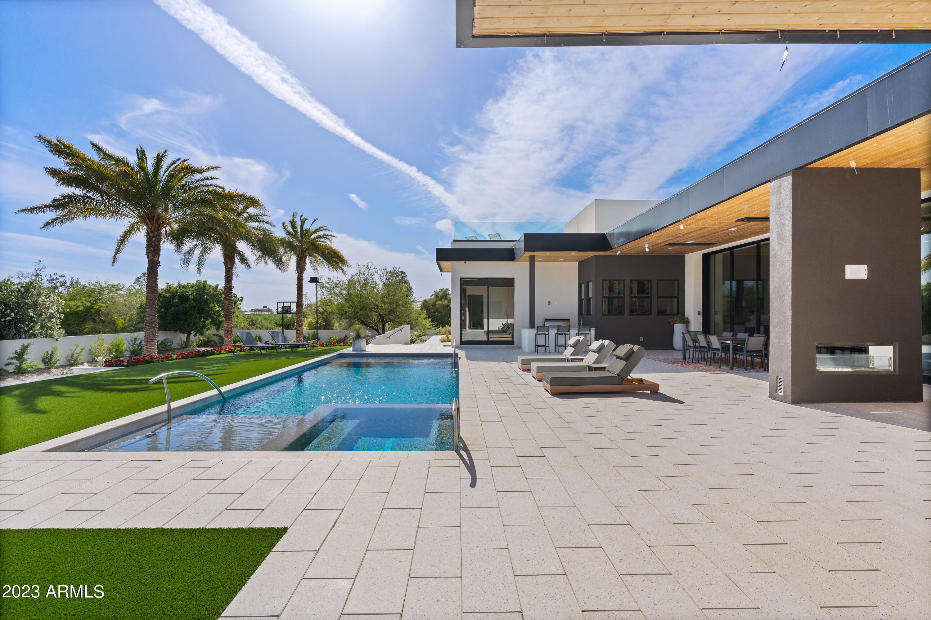 Mirada Los Arcos - Residential