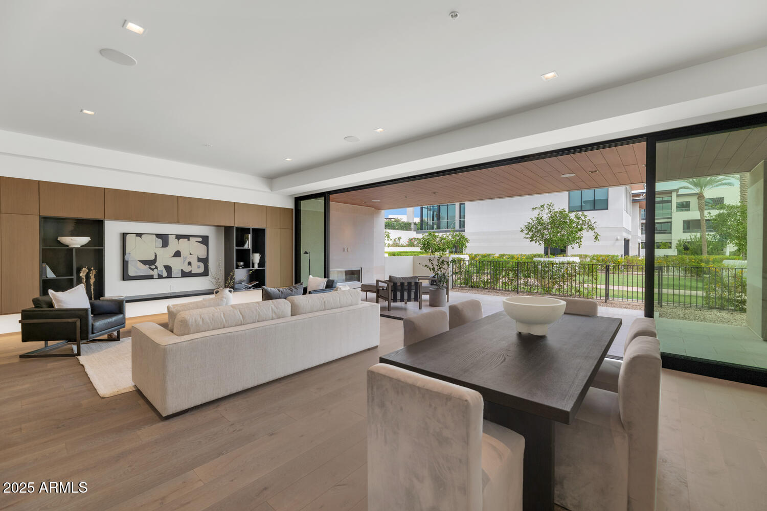 7000 EAST LINCOLN VILLAS CONDOMINIUM 1 - Residential