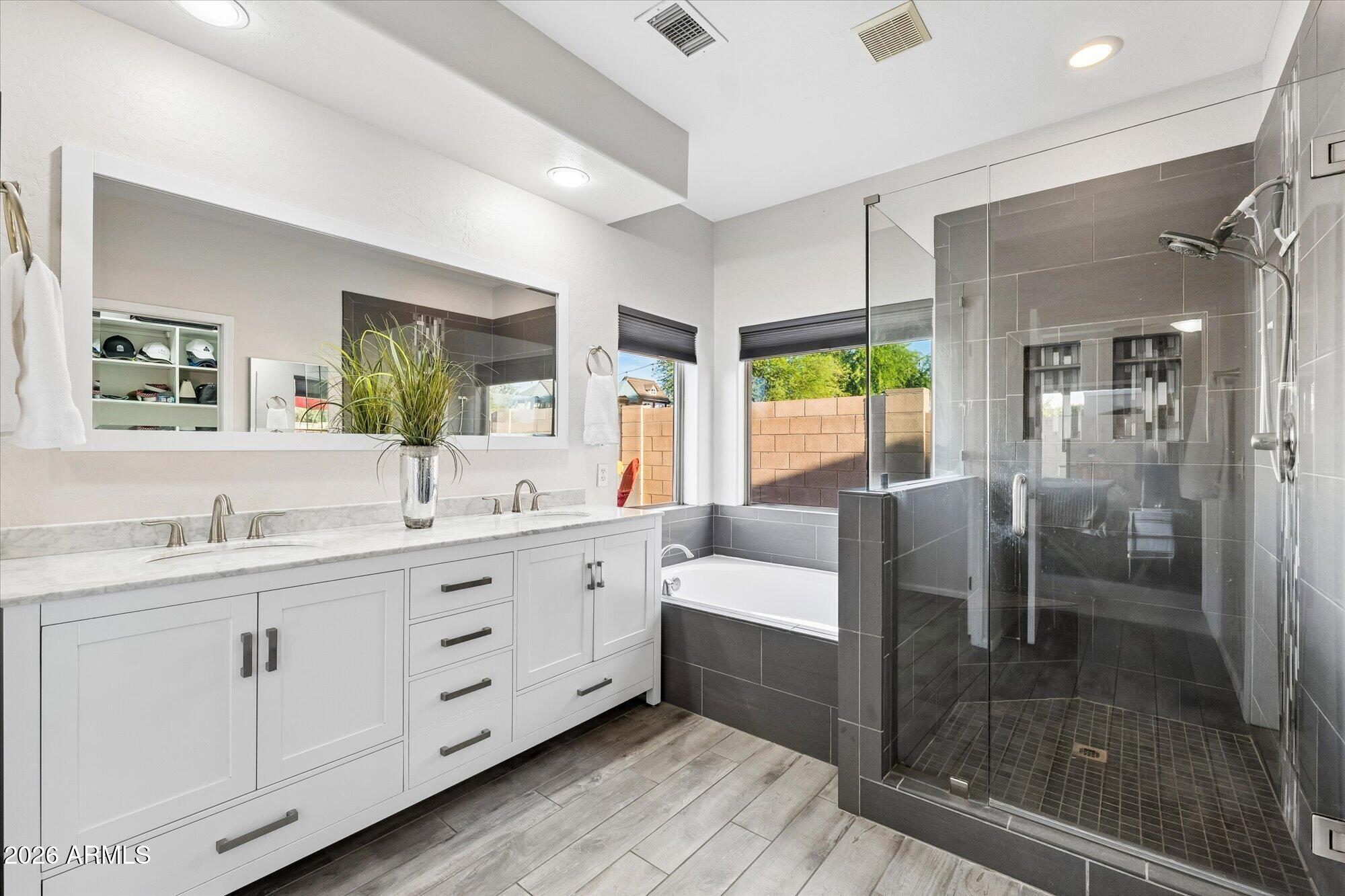 CRISMON CREEK UNIT 2 - Residential