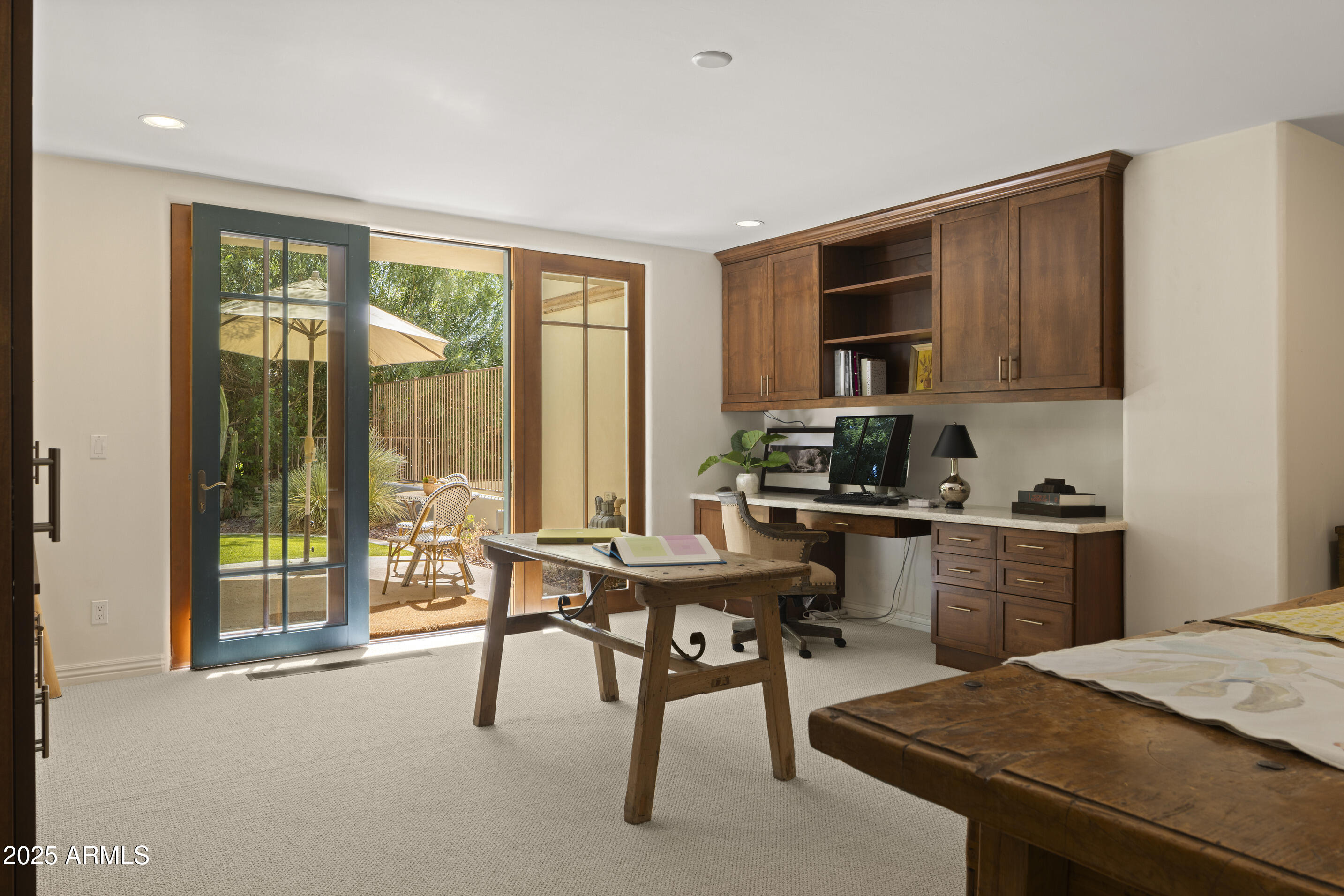 PARADISE VALLEY ESTATES - Residential