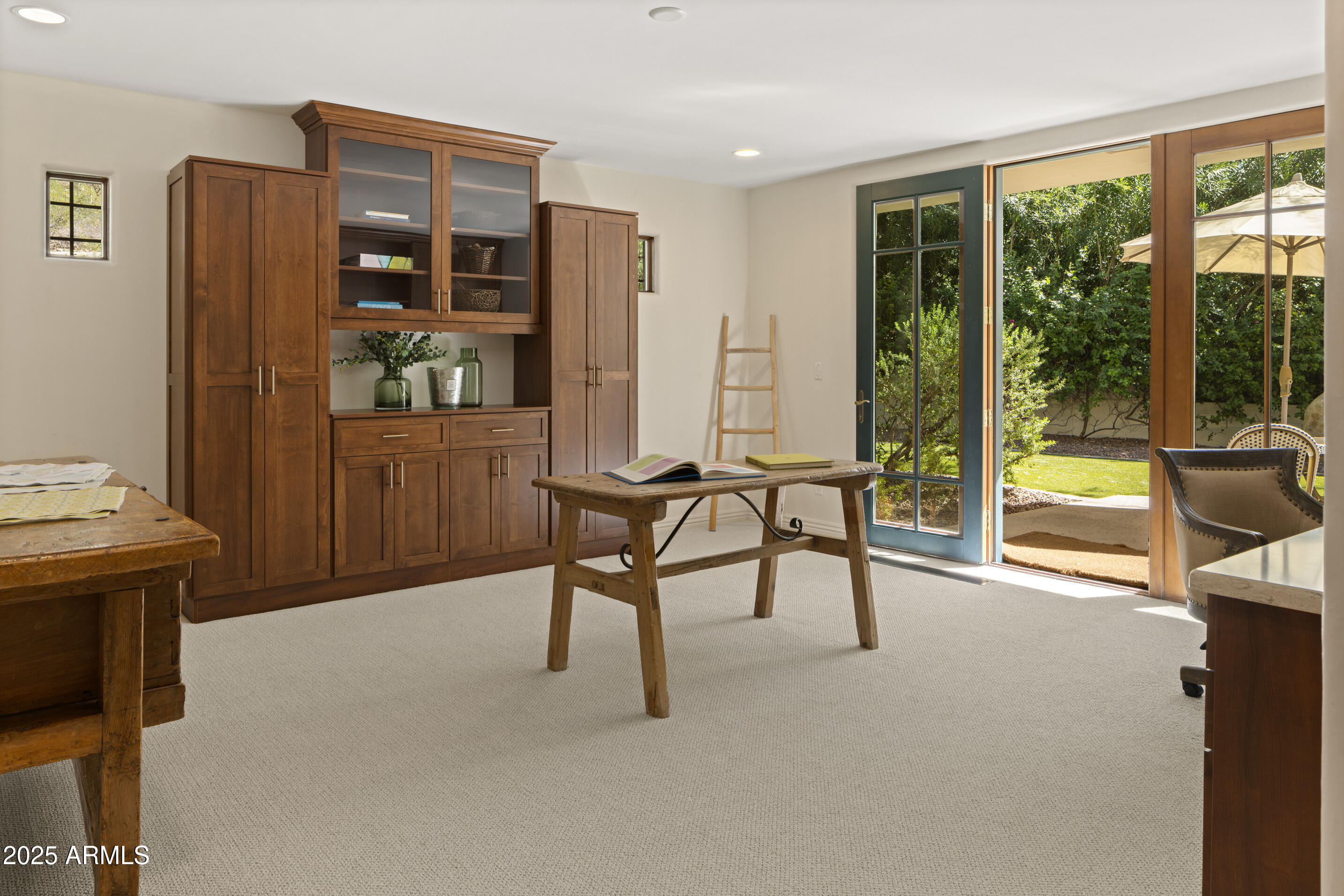 PARADISE VALLEY ESTATES - Residential