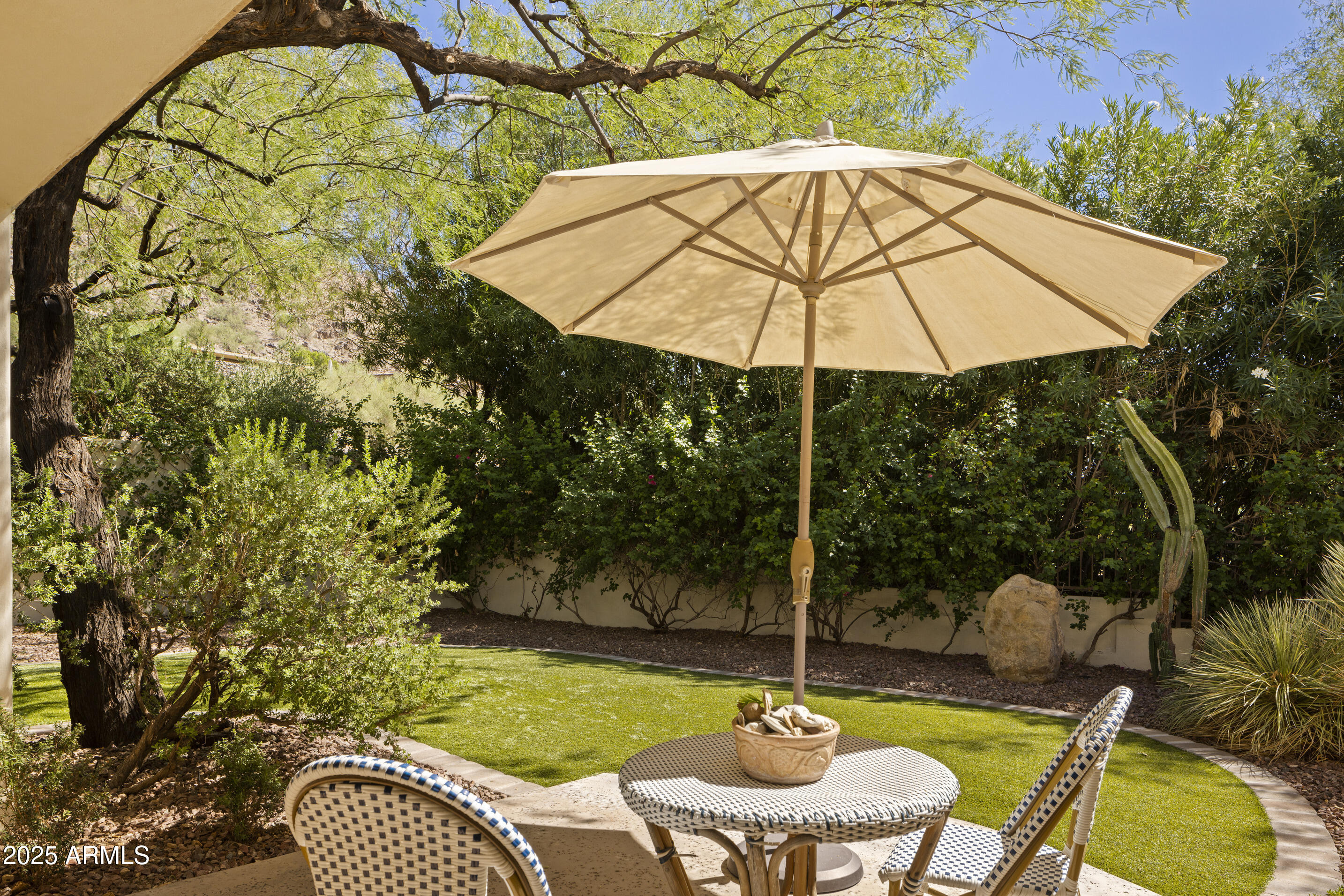 PARADISE VALLEY ESTATES - Residential