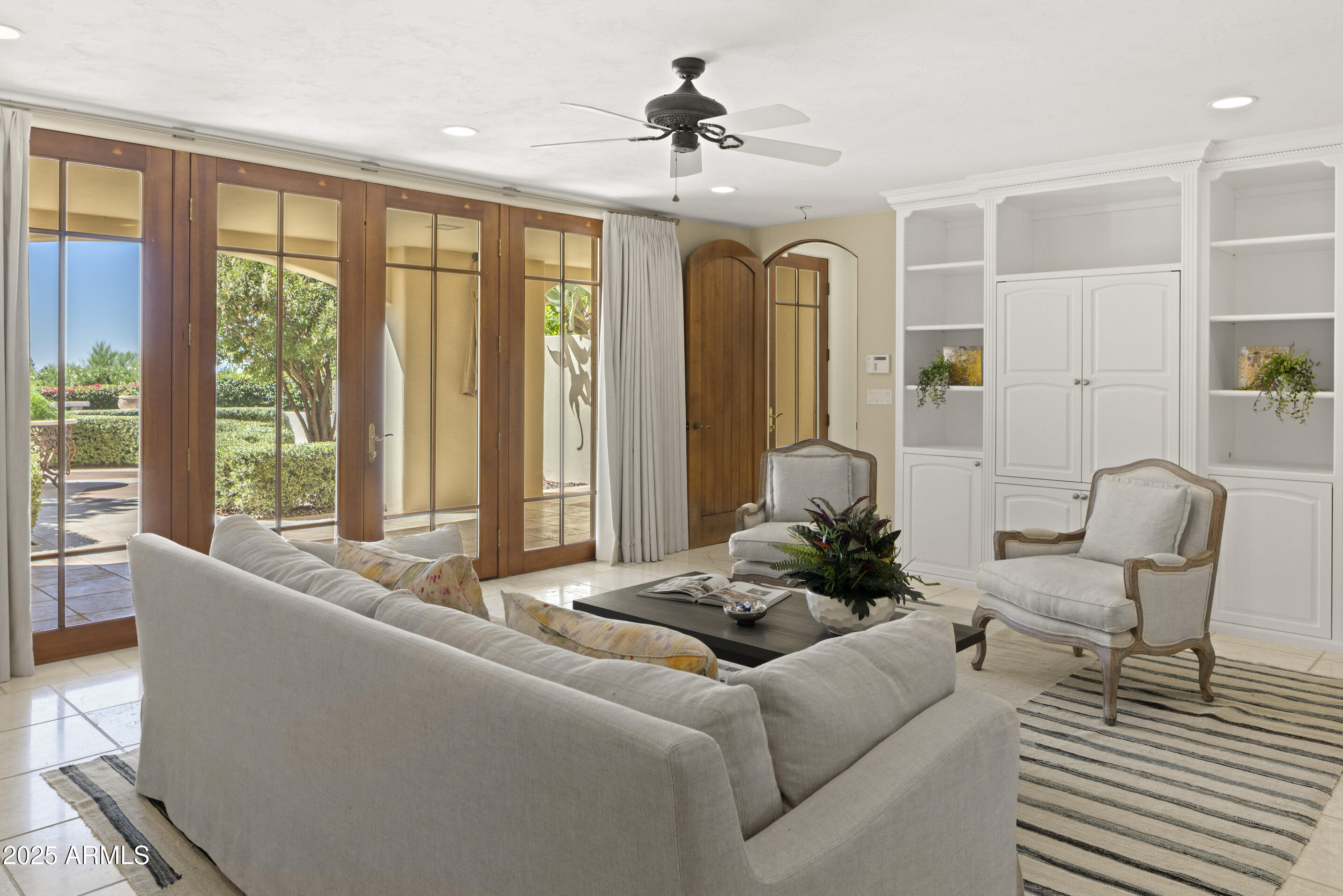 PARADISE VALLEY ESTATES - Residential
