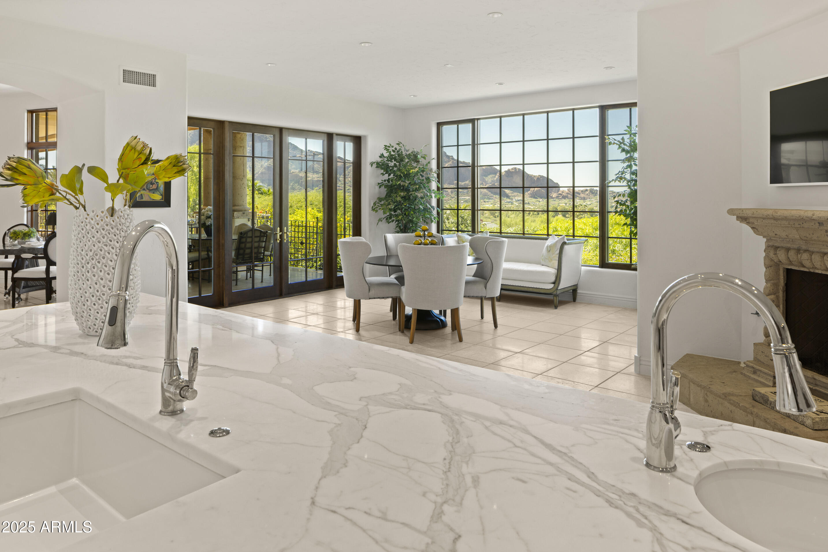 PARADISE VALLEY ESTATES - Residential