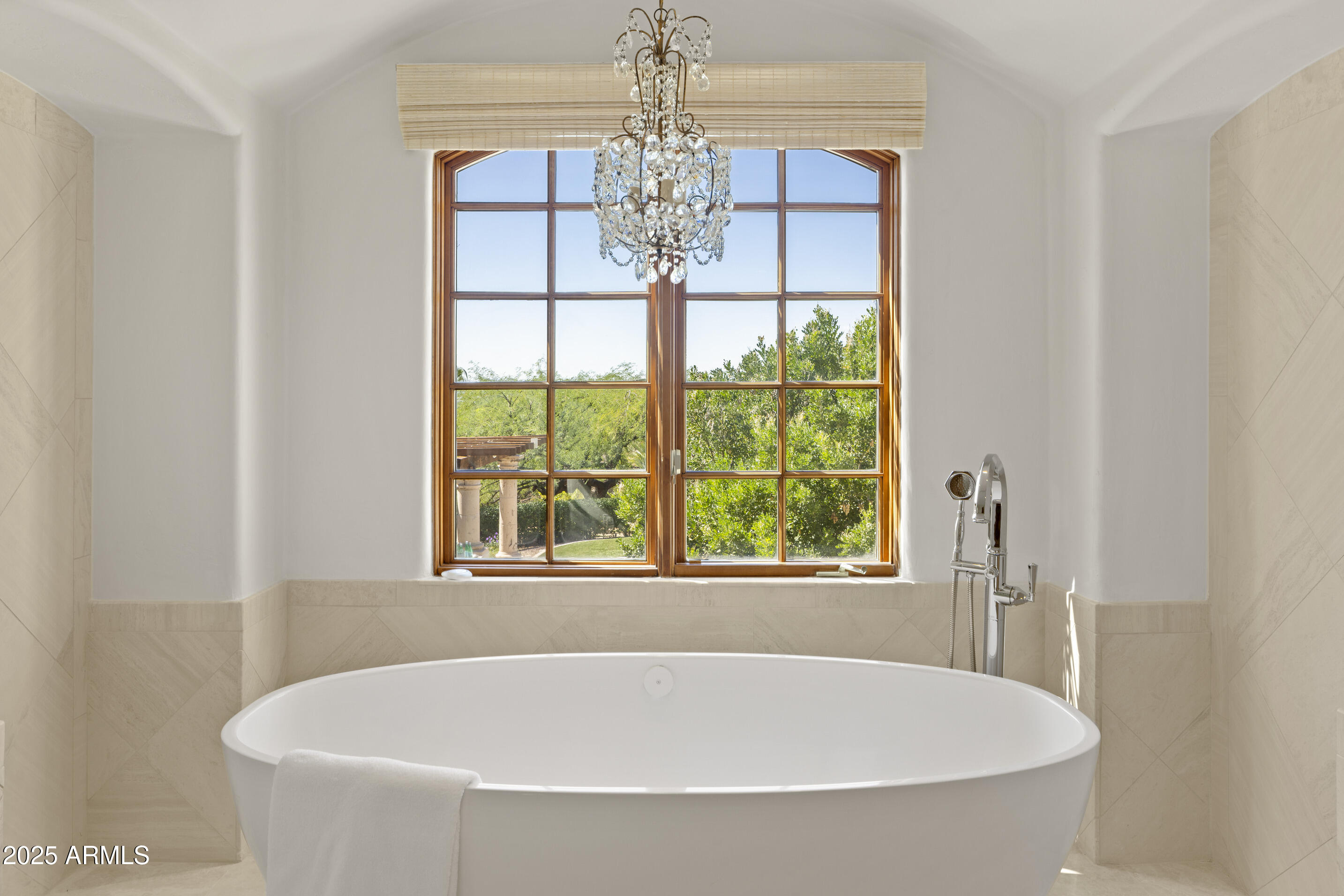PARADISE VALLEY ESTATES - Residential