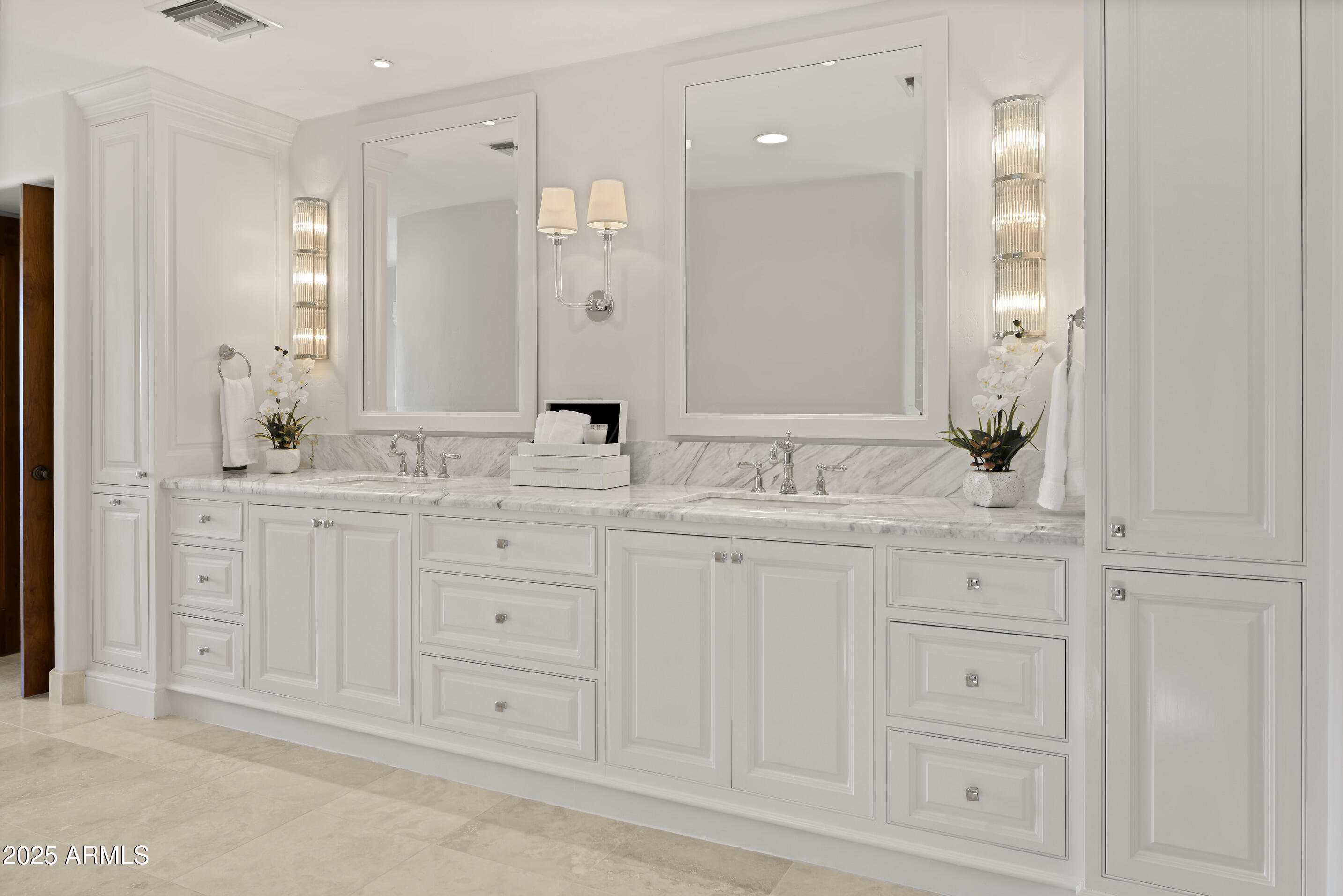 PARADISE VALLEY ESTATES - Residential