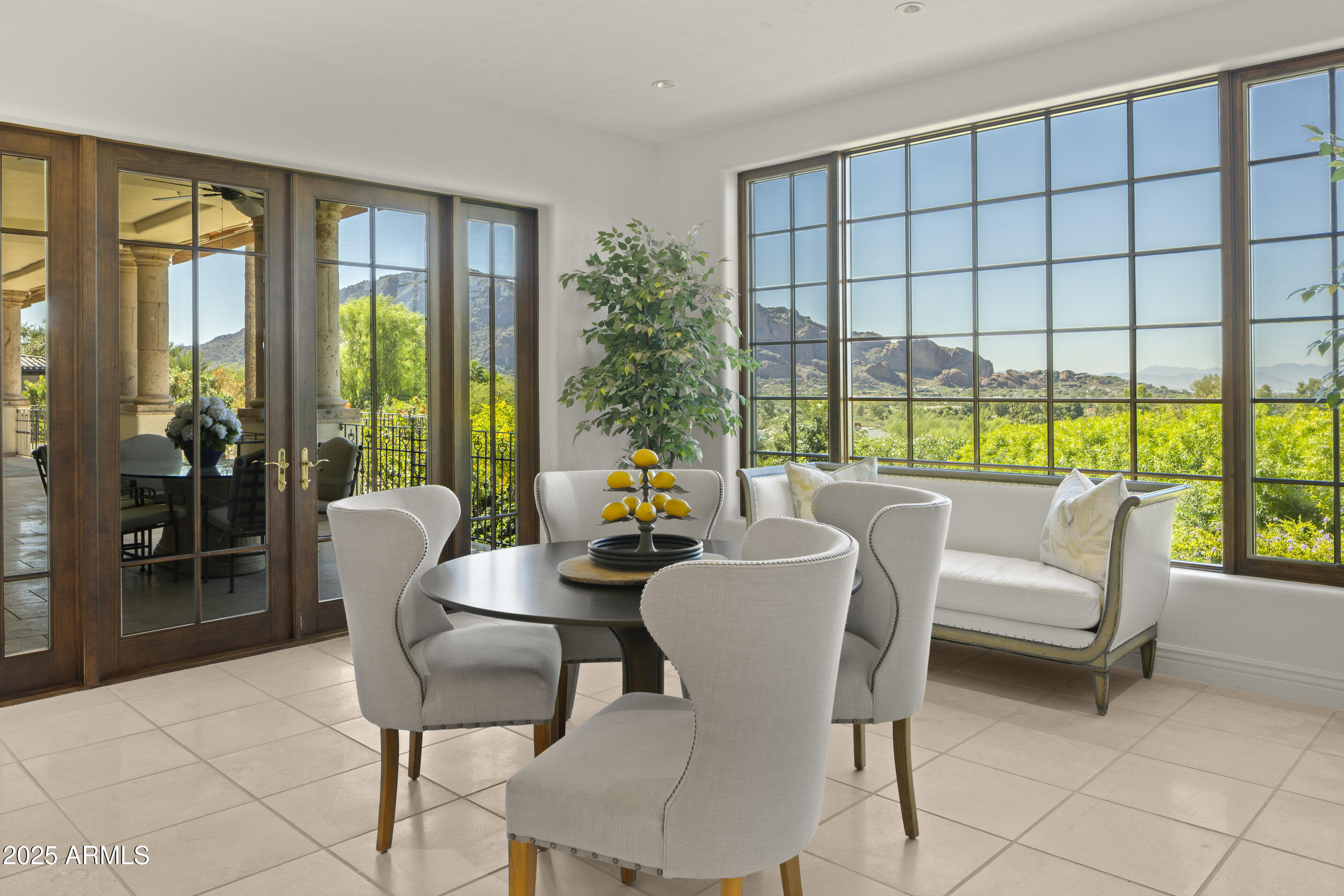 PARADISE VALLEY ESTATES - Residential