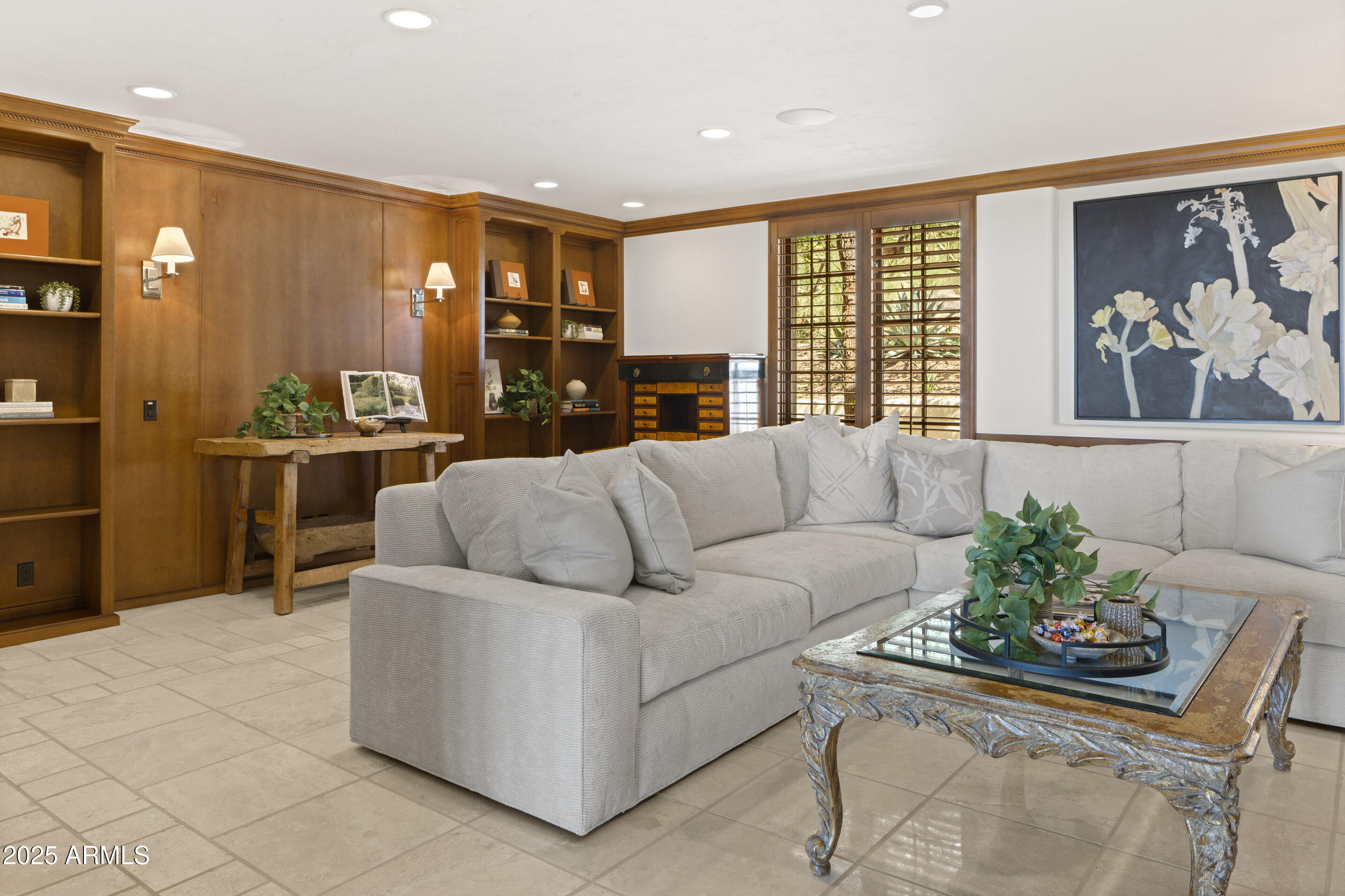 PARADISE VALLEY ESTATES - Residential