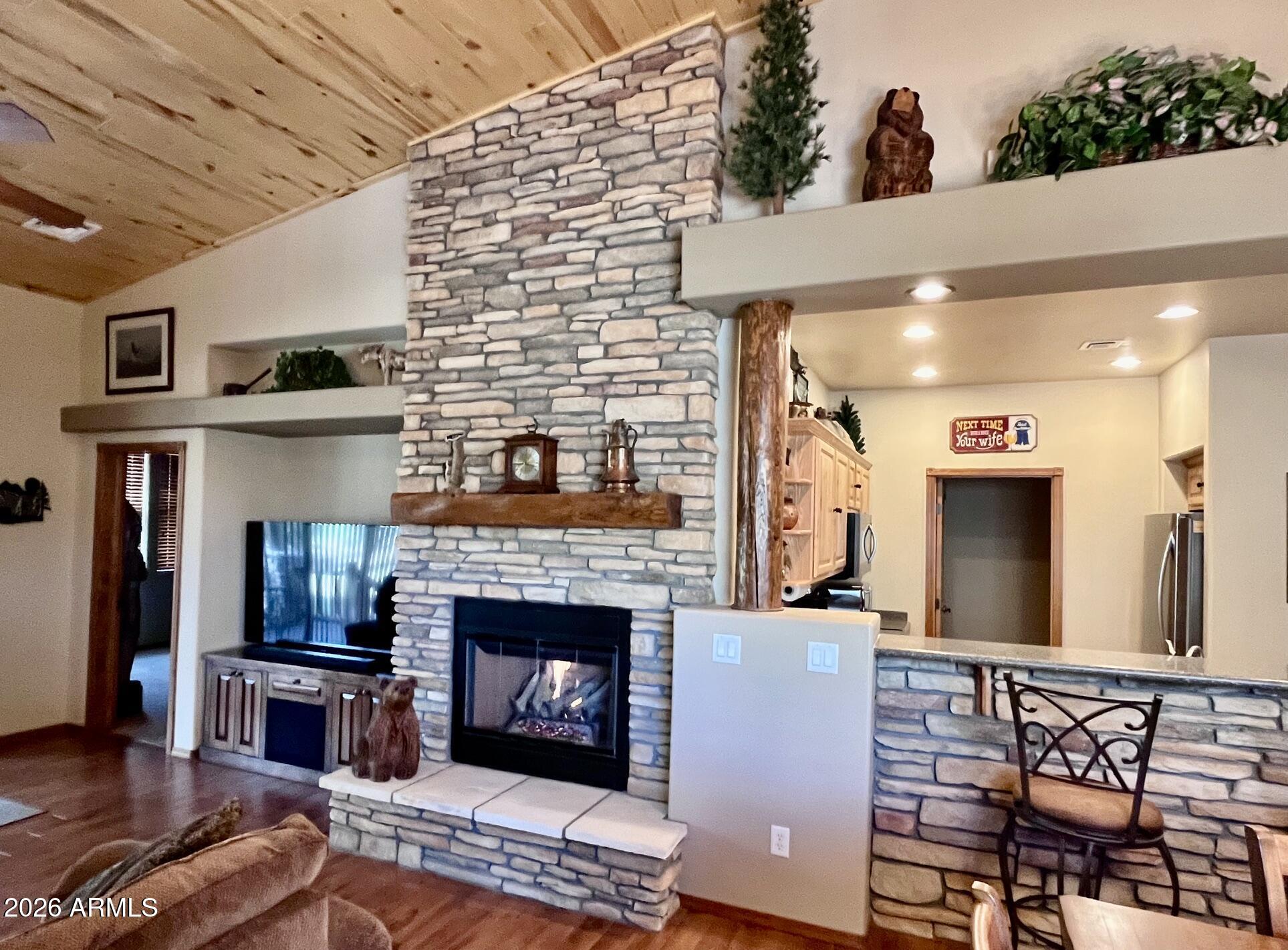 THE RETREAT VILLAS AT BISON CROSSING - Residential