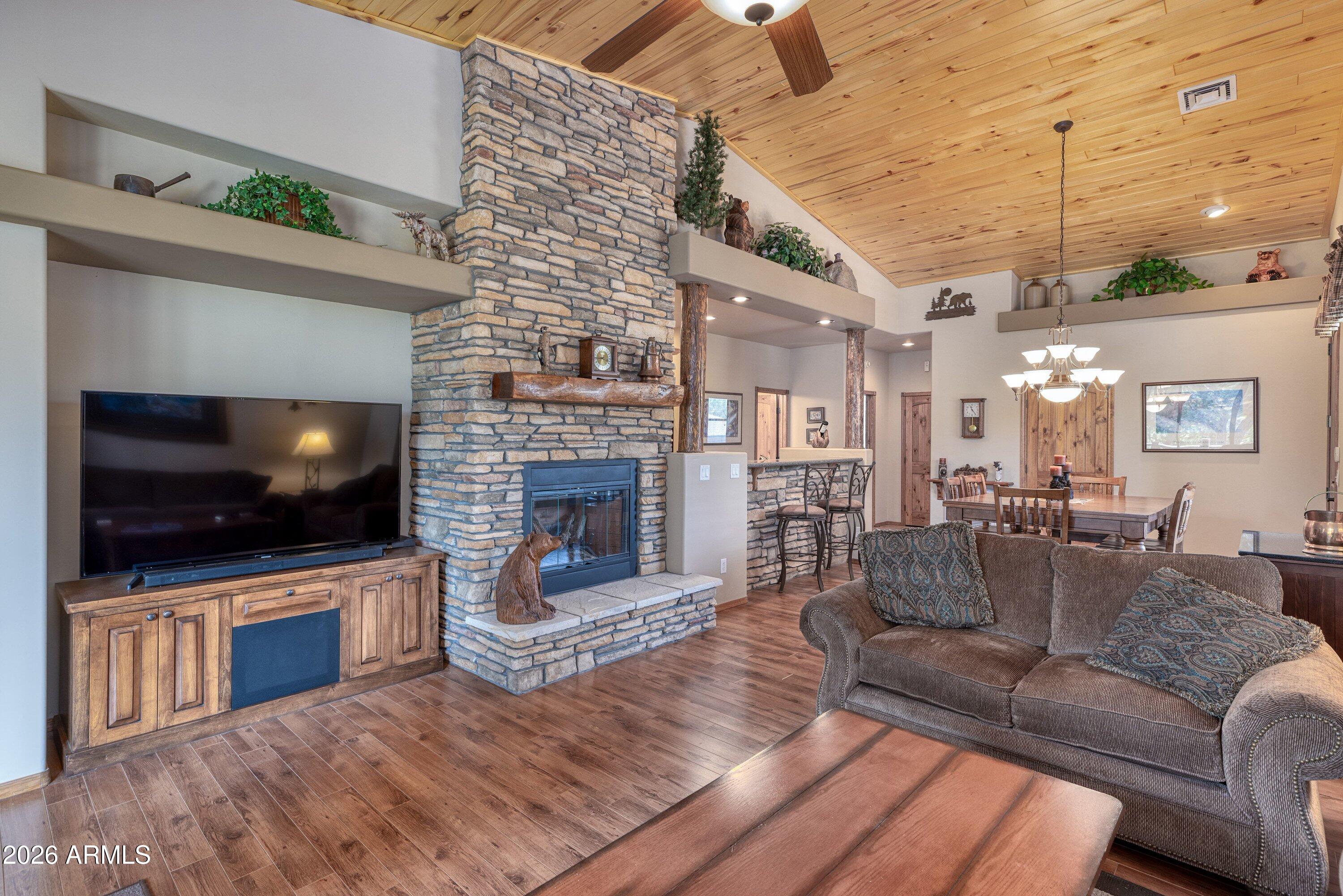 THE RETREAT VILLAS AT BISON CROSSING - Residential