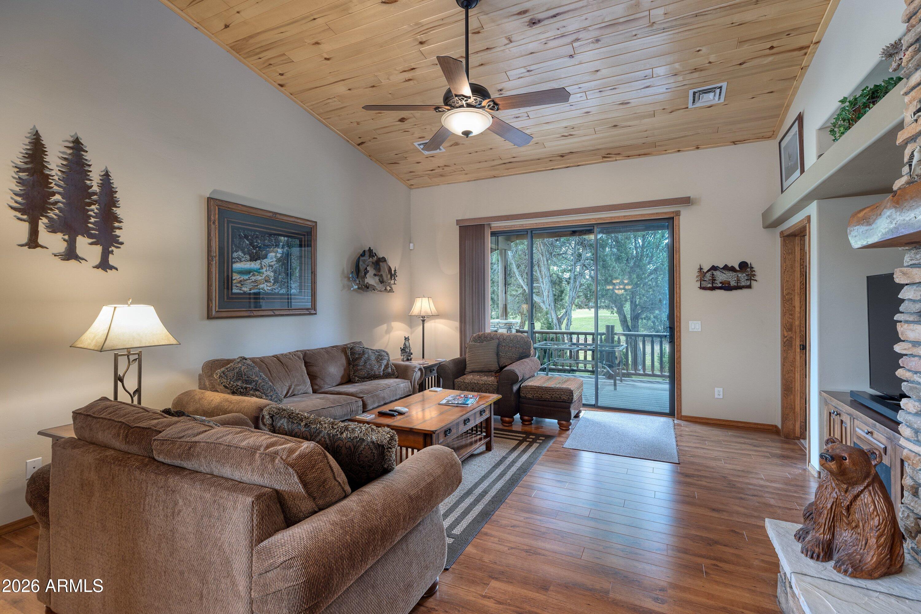 THE RETREAT VILLAS AT BISON CROSSING - Residential
