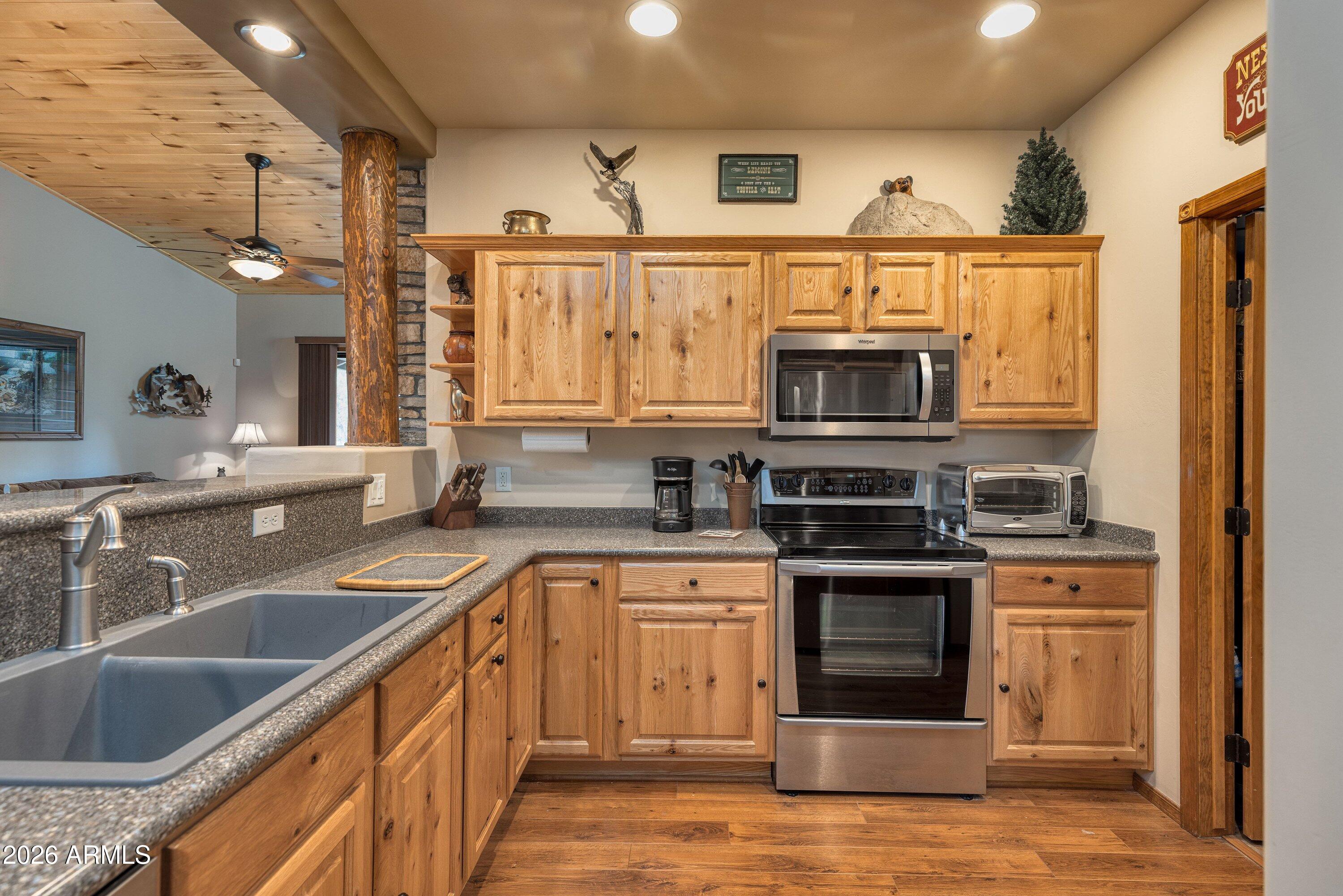 THE RETREAT VILLAS AT BISON CROSSING - Residential
