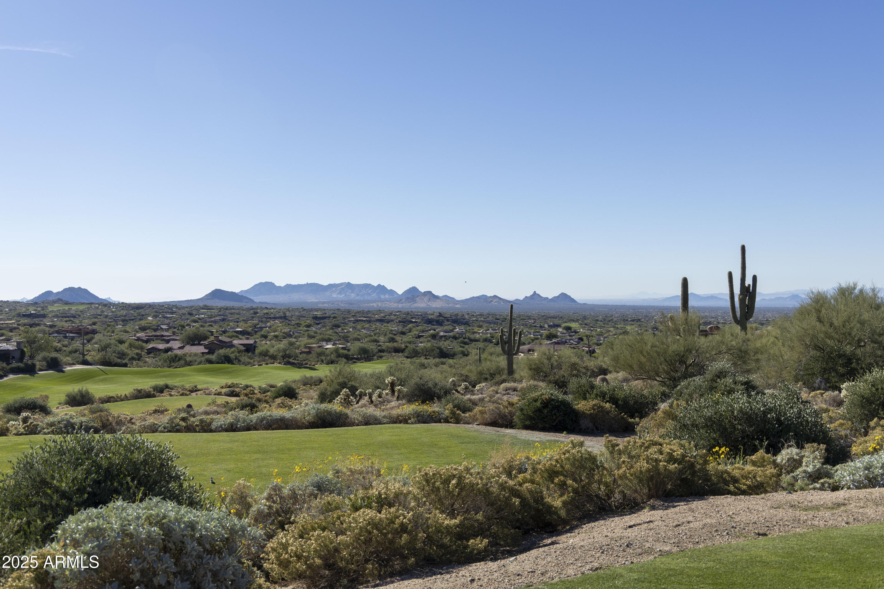 DESERT MOUNTAIN - Land