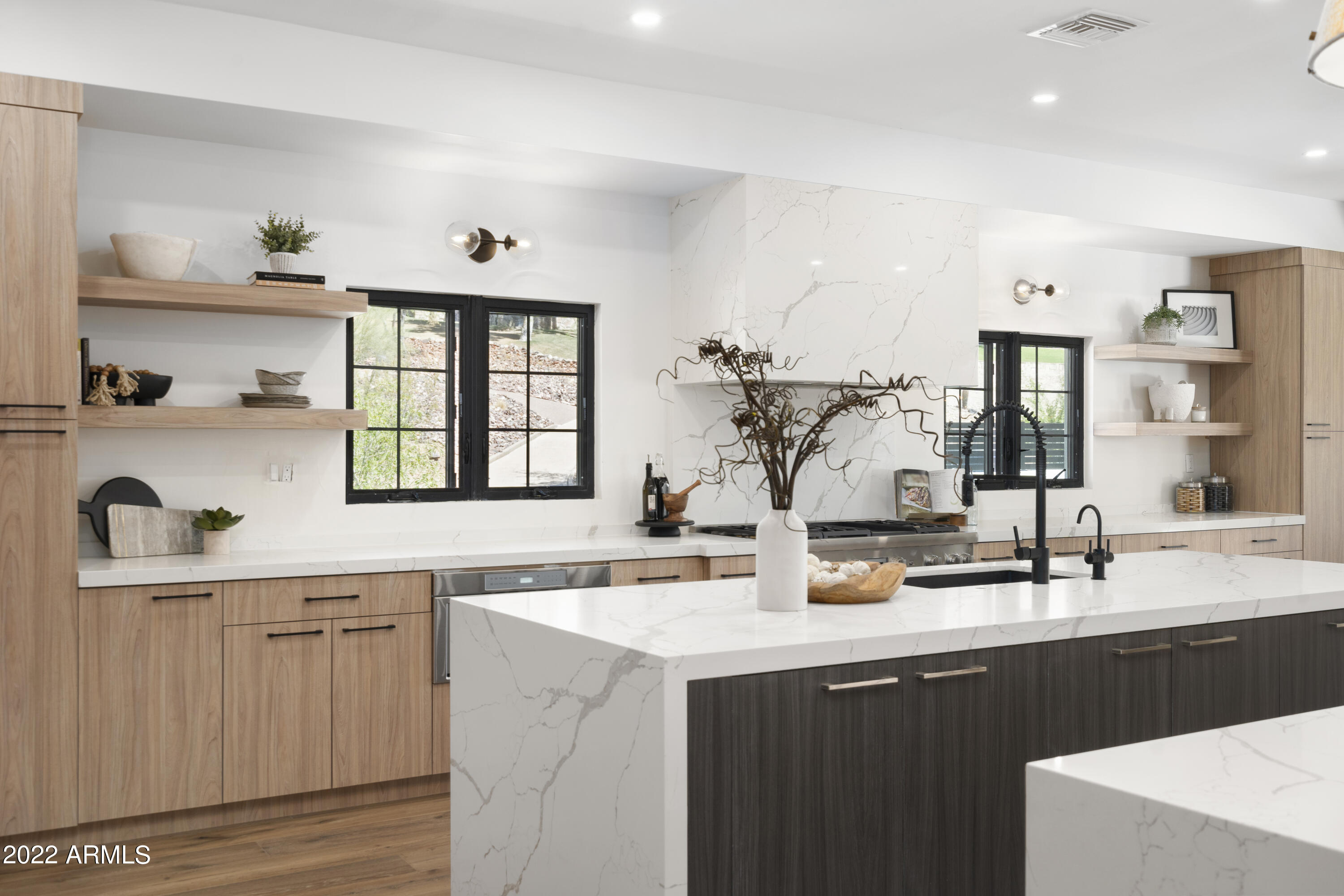 LA COLINA LOT 18 & TRACT A REPLAT LT 19 & TR A - Residential