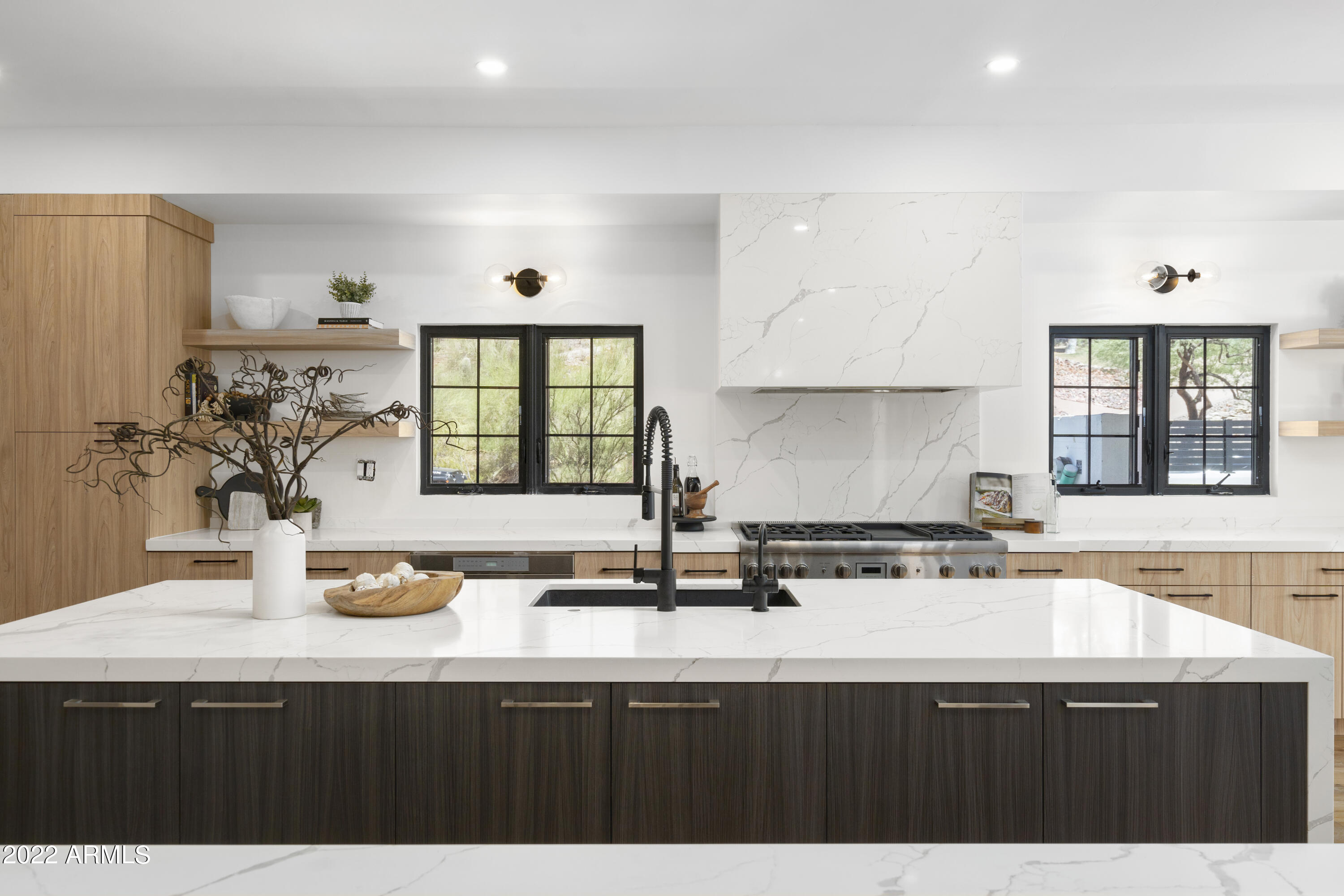 LA COLINA LOT 18 & TRACT A REPLAT LT 19 & TR A - Residential