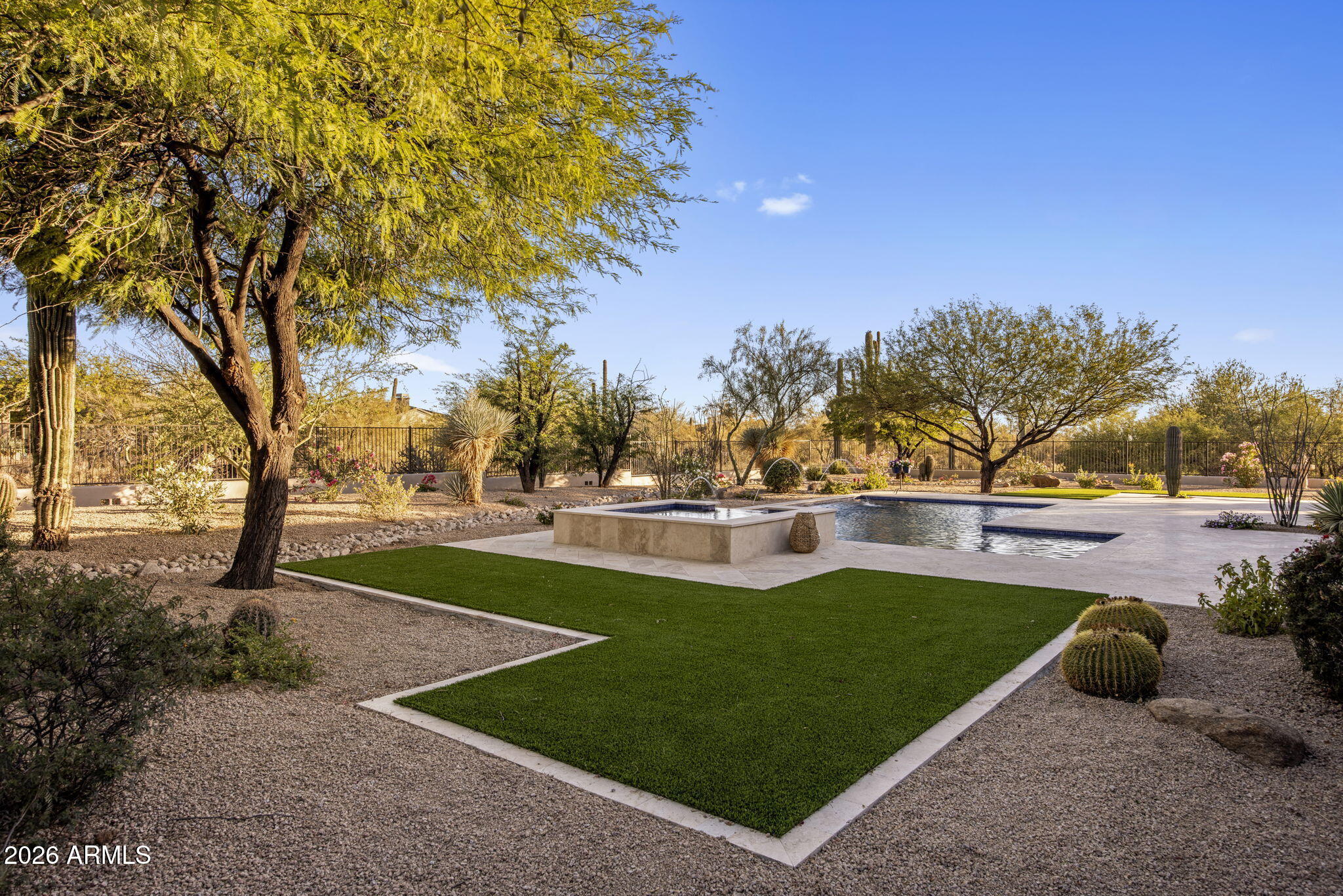 SAGUARO HIGHLANDS - Residential