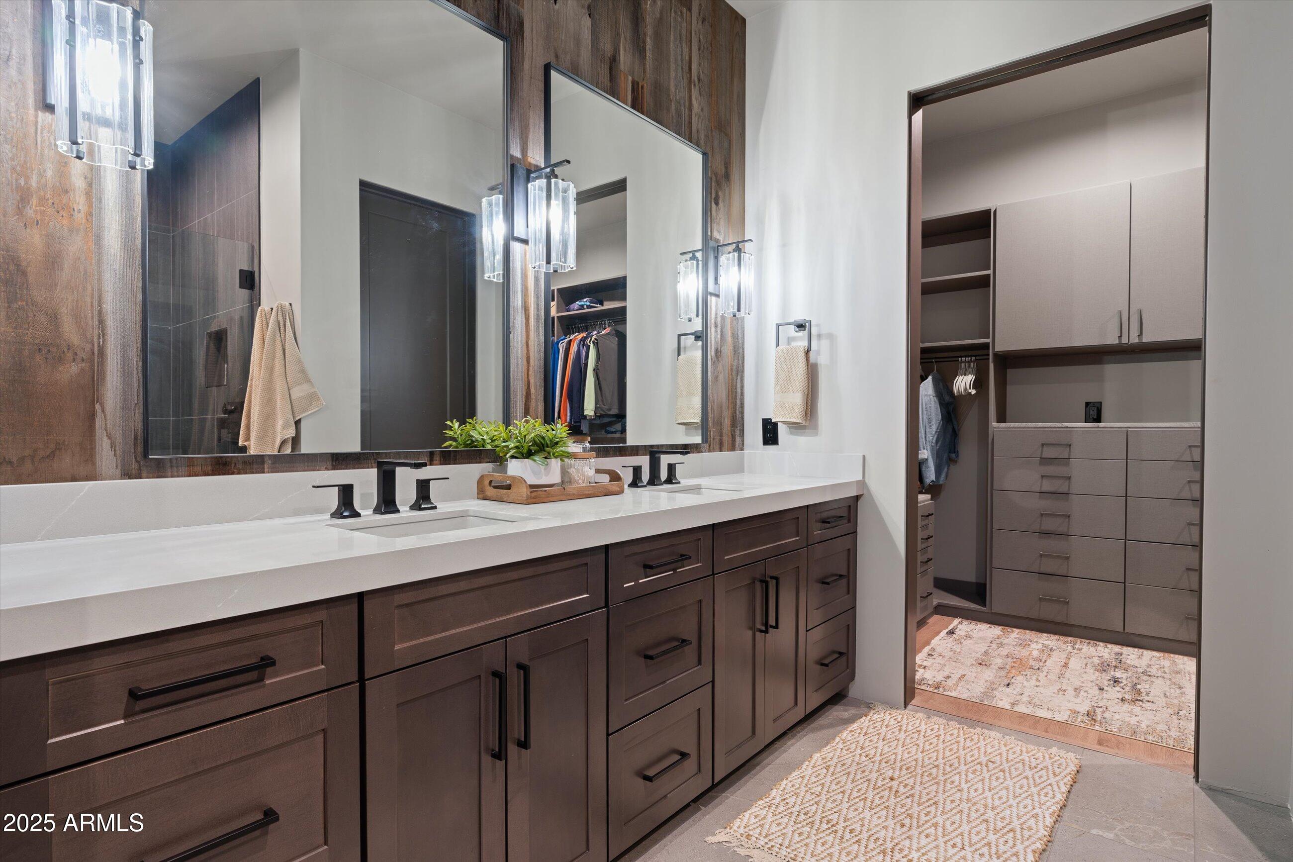 GOLDIE BROWN PINNACLE PEAK RANCH - Residential